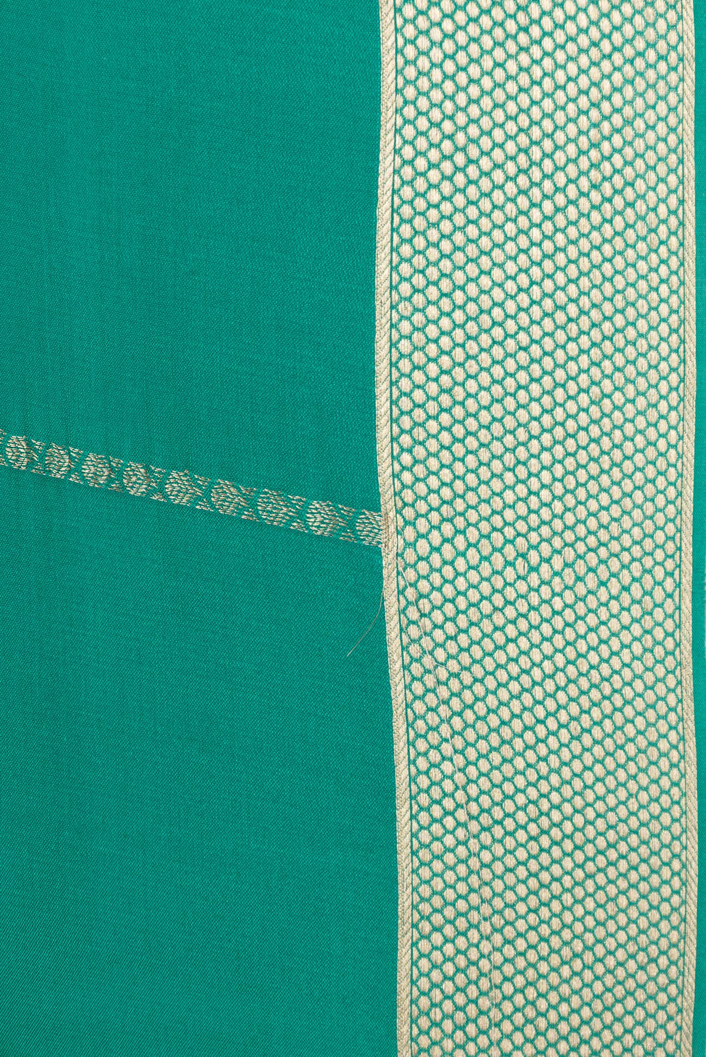 Border image of Sea Green Dual Tone Banarasi Georgette Saree with Zari Butta on the body and Zari Border. 