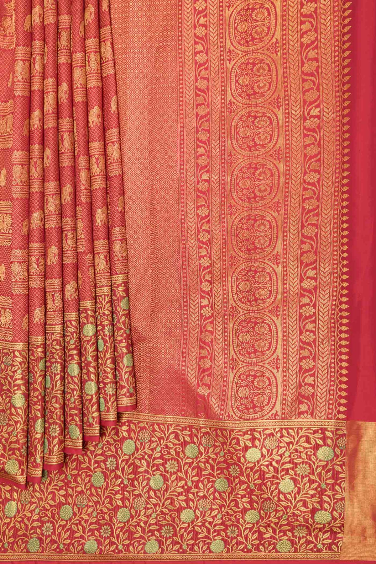 Pleats and pallu of Red Dual Tone Kanchipuram Saree with Zari Brocade on the body and Zari Border