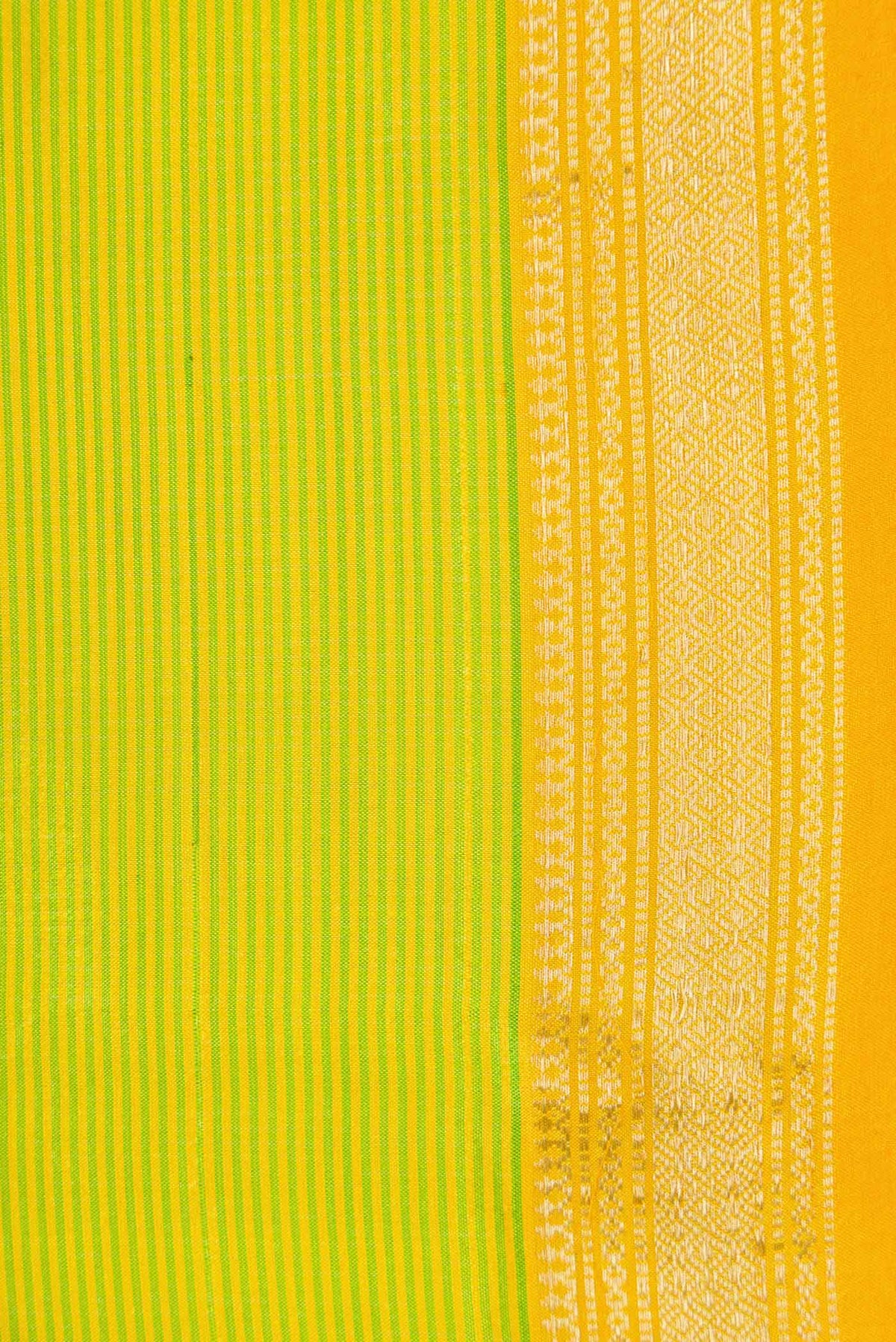 Border image of Green Dual Tone Maheshwari Silk Saree with Stripes on the body and Zari Border