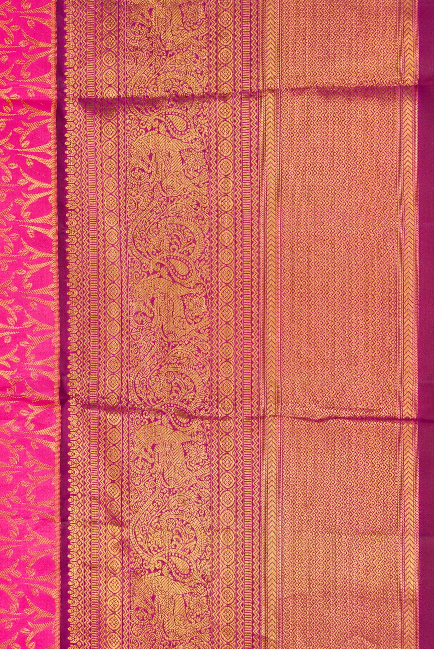 Border image of Pink Dual Tone Kanchipuram Silk Saree with Zari Brocade on the body and Zari Border. 