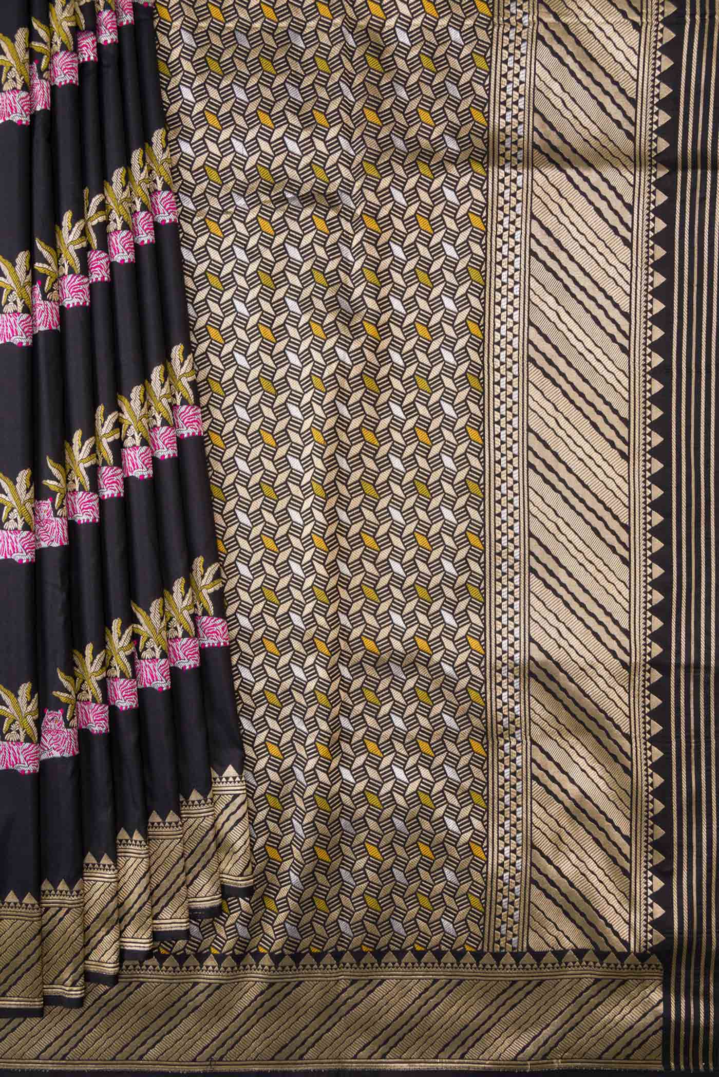 Pleats and pallu of Black Dual Tone Banarasi Silk Saree with Zari And Thread Butta on the body and Zari Border