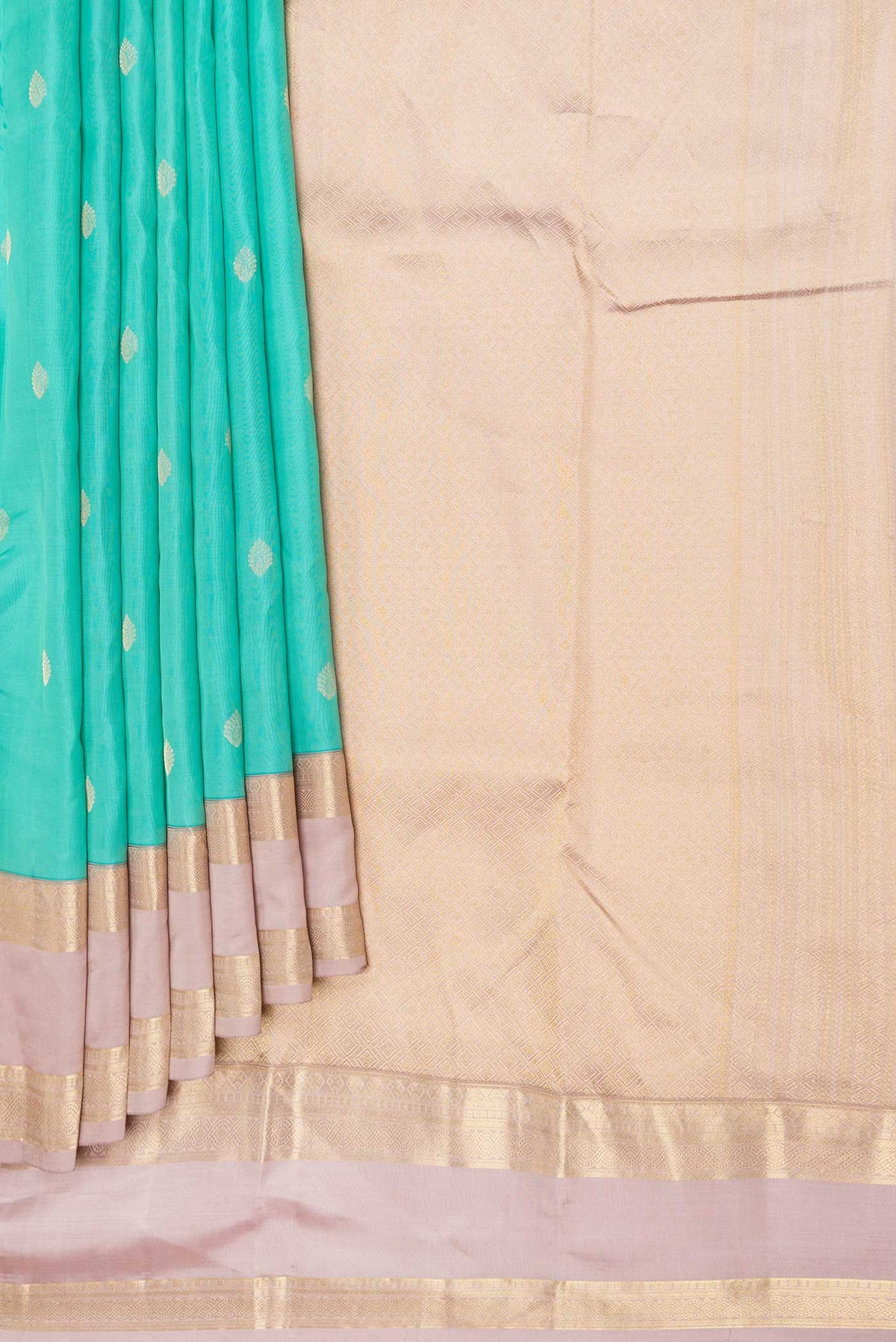 Pleats and pallu of Sea Green Dual Tone Kanchipuram Saree with Zari Butta on the body and Zari Border