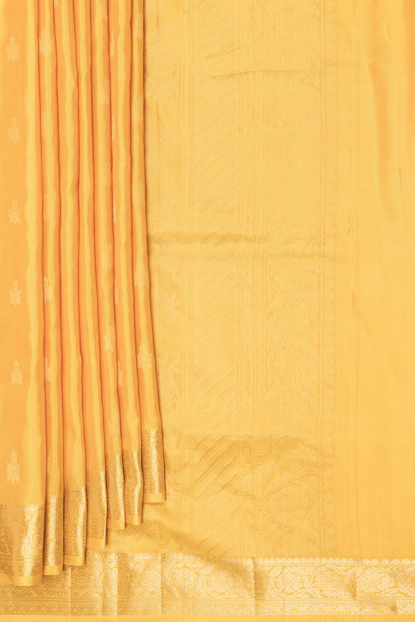 pleats pallu