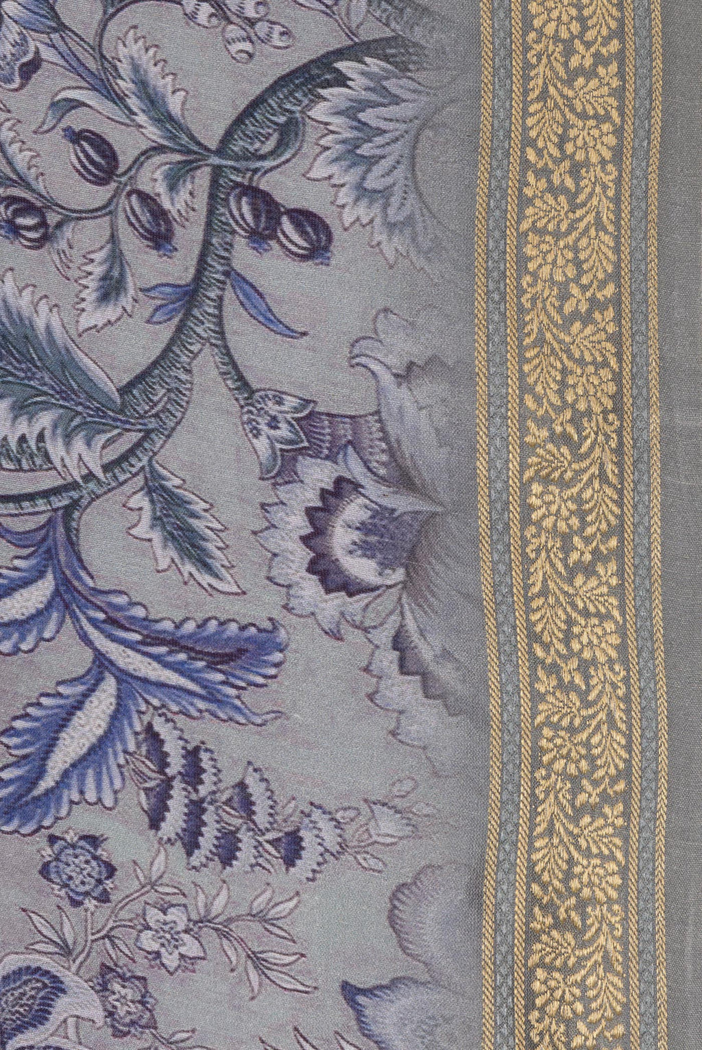 Border image of Pure Silk Grey Dual Tone Chanderi Saree with Printed design on the body and Zari Border. 