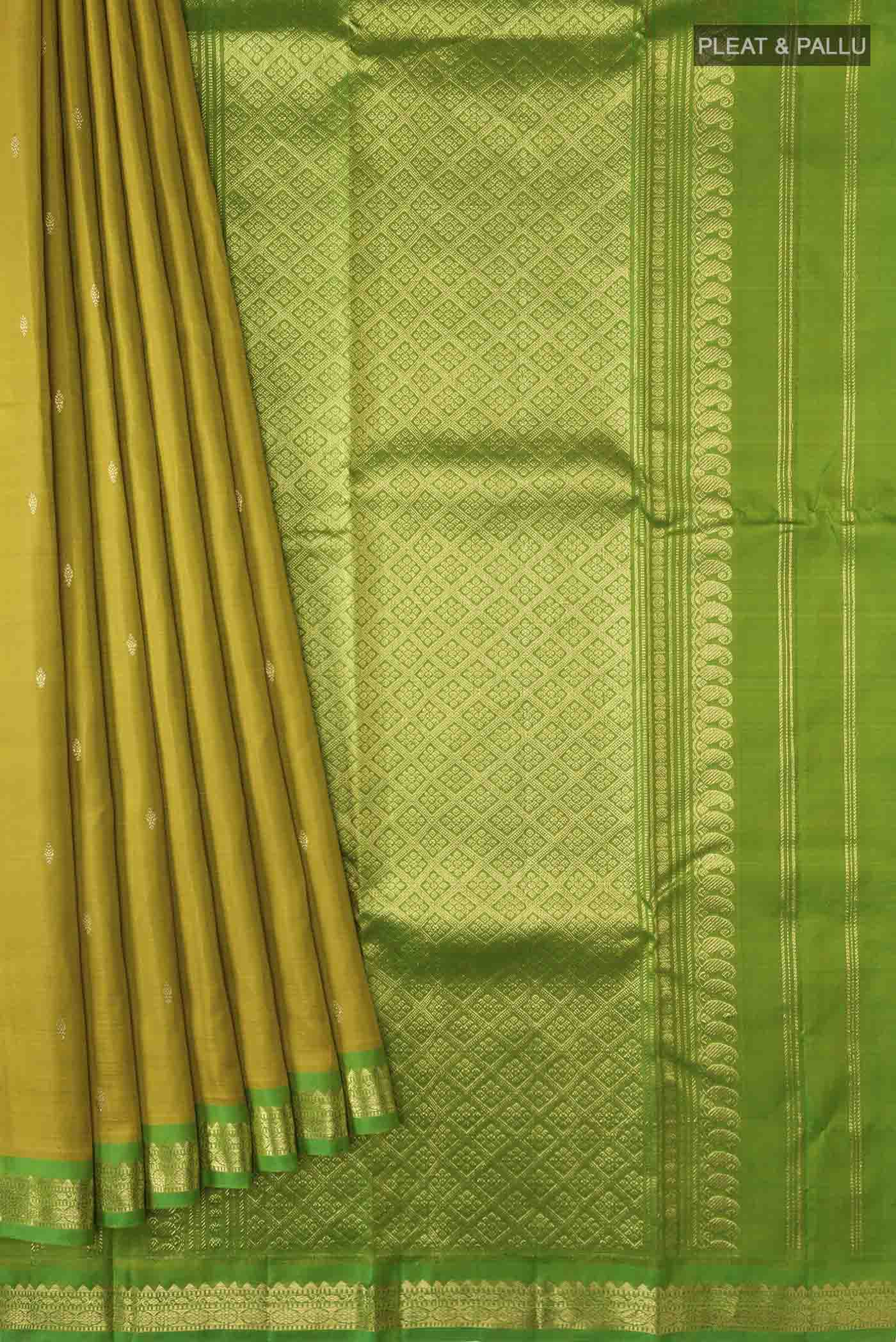 pleats pallu