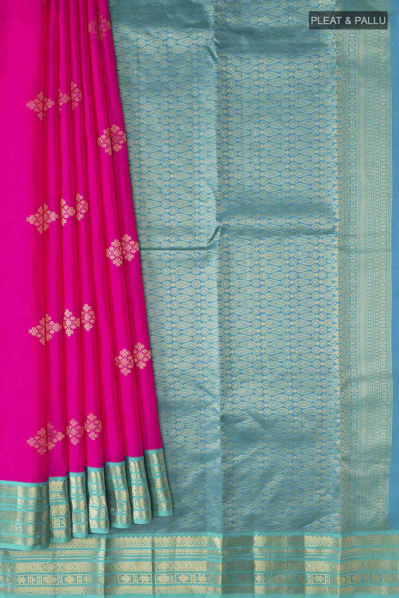 pleats pallu