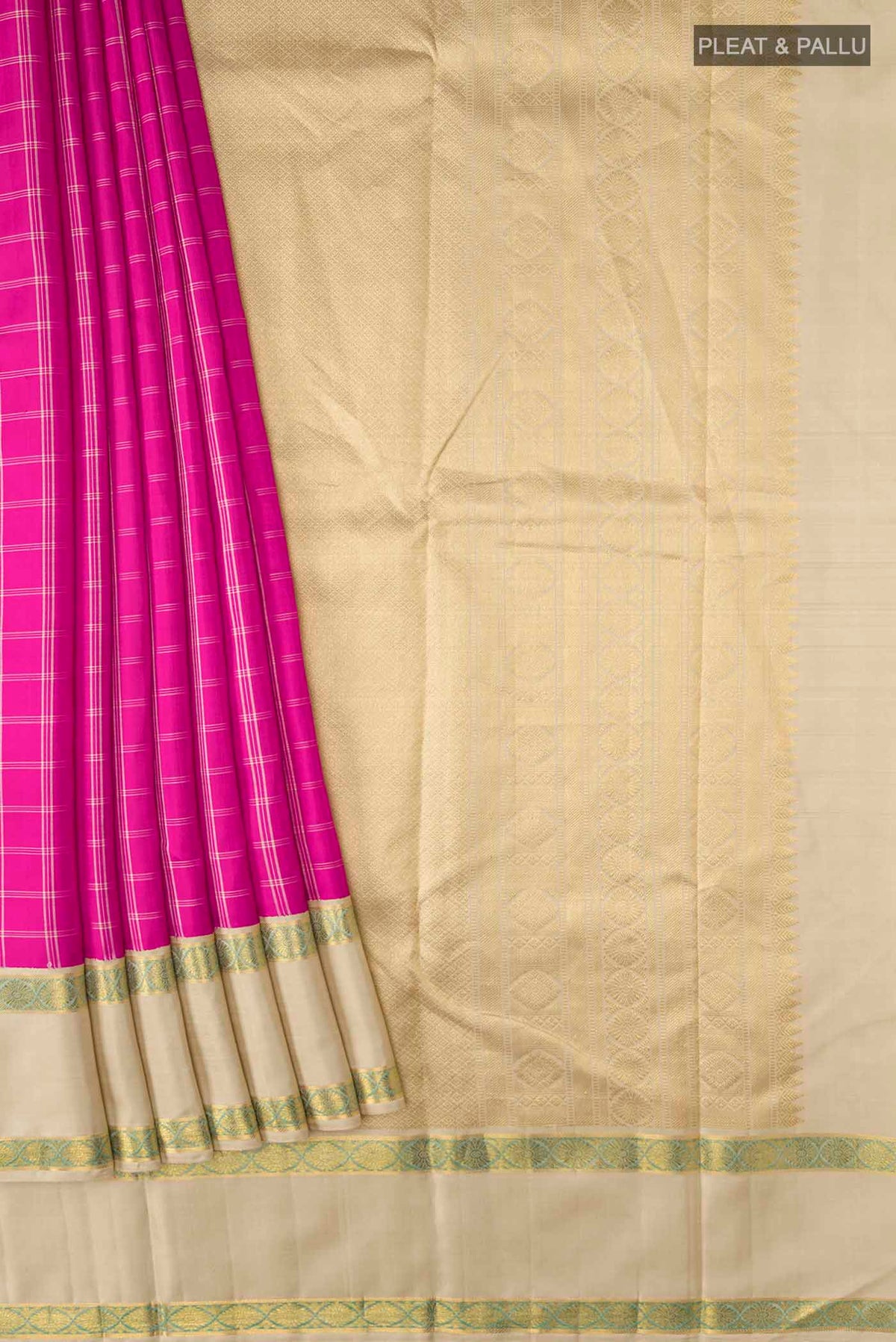 Pleats and pallu of Pink Kanchipuram Silk Saree with Checked design on the body and Plain Border