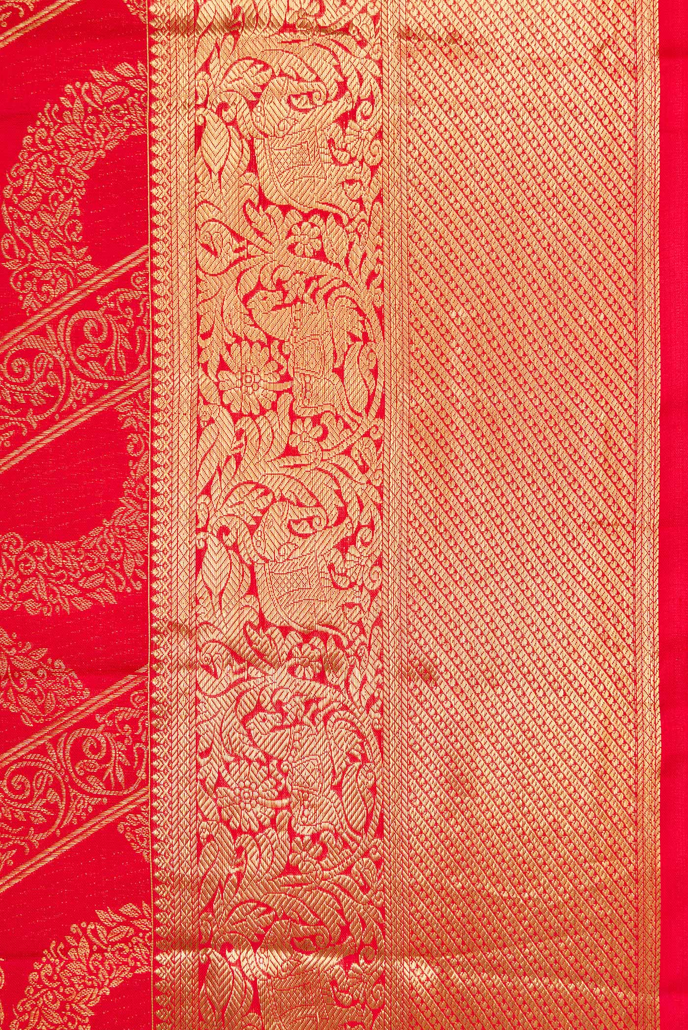 Border image of Red Dual Tone Kanchipuram Silk Saree with Zari Brocade on the body and Zari Border. 