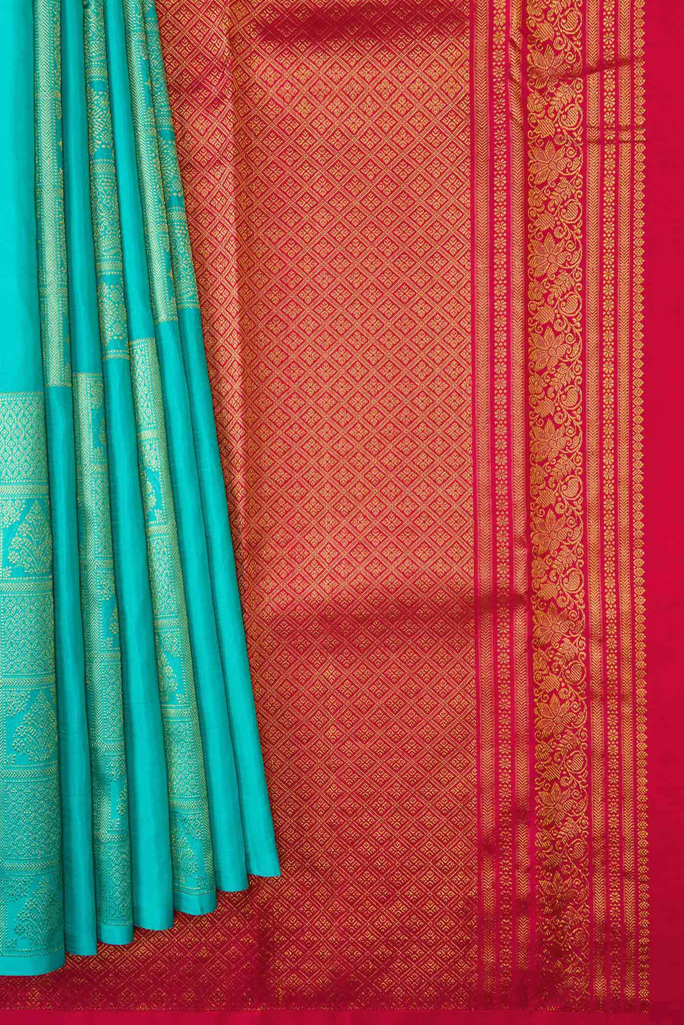 Pleats and pallu of Sky Blue Dual Tone Kanchipuram Silk Saree with Zari Butta on the body and Without Border