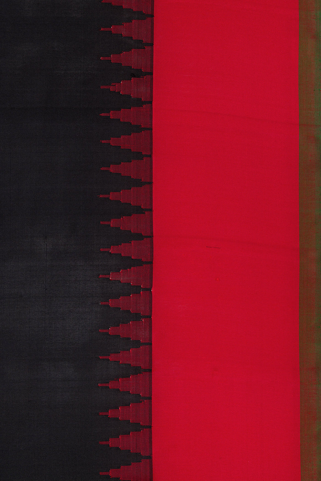 Border image of Black Dual Tone Gadwal Silk Saree with Plain Body and Thread Border. 