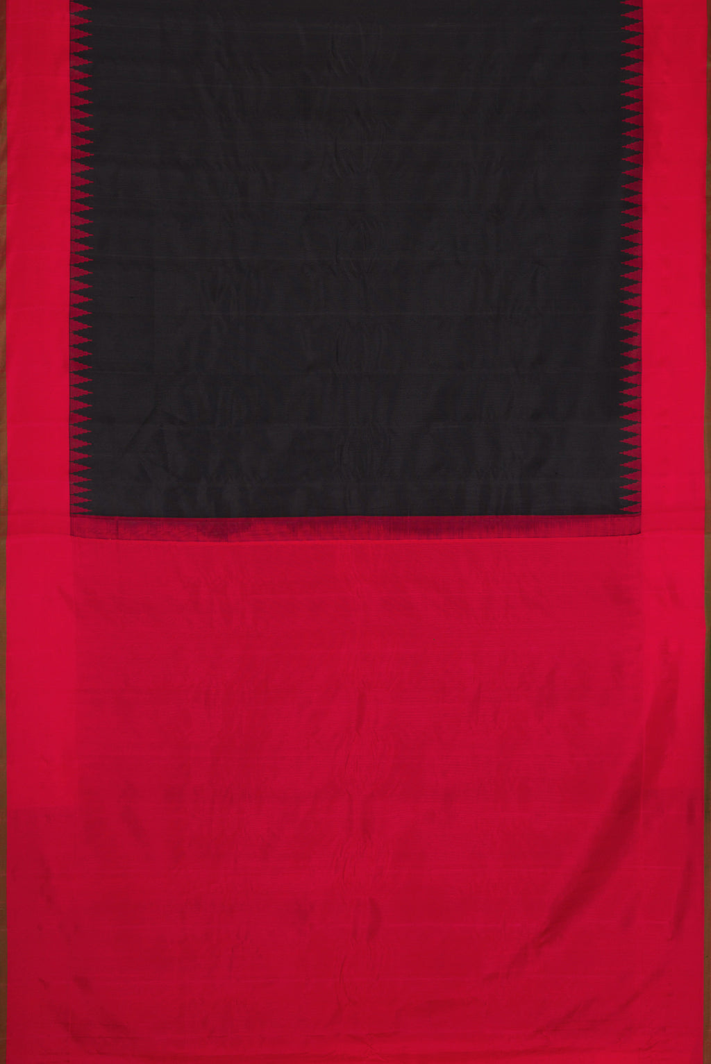 Flat view of Black Dual Tone Gadwal Silk Saree with Plain Body and Thread Border. 