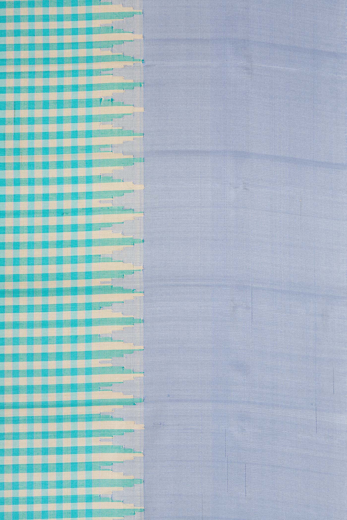 Border image of Light Blue Dual Tone Gadwal Silk Saree with Checked design on the body and Plain Border. 