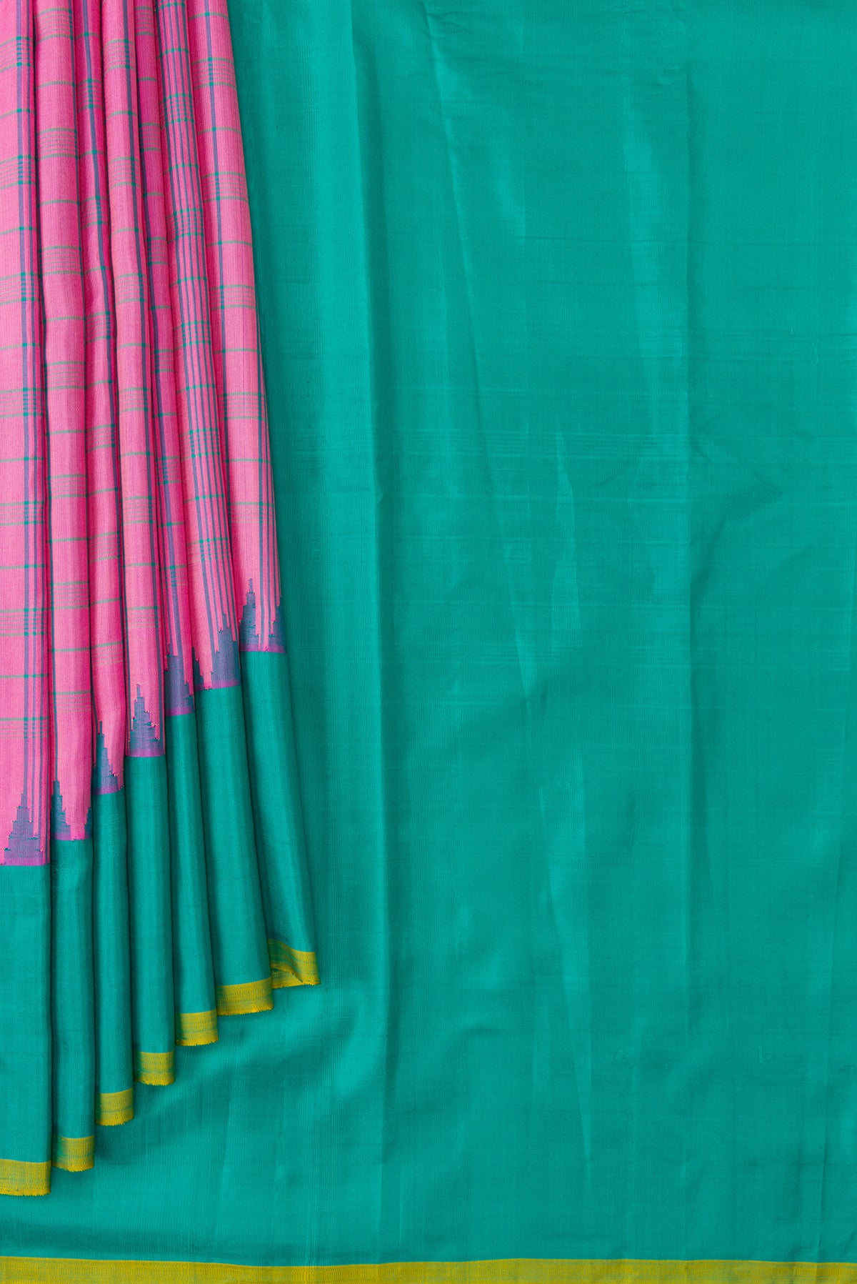 Pleats and pallu of Pink Dual Tone Gadwal Silk Saree with Checked design on the body and Temple Border. 