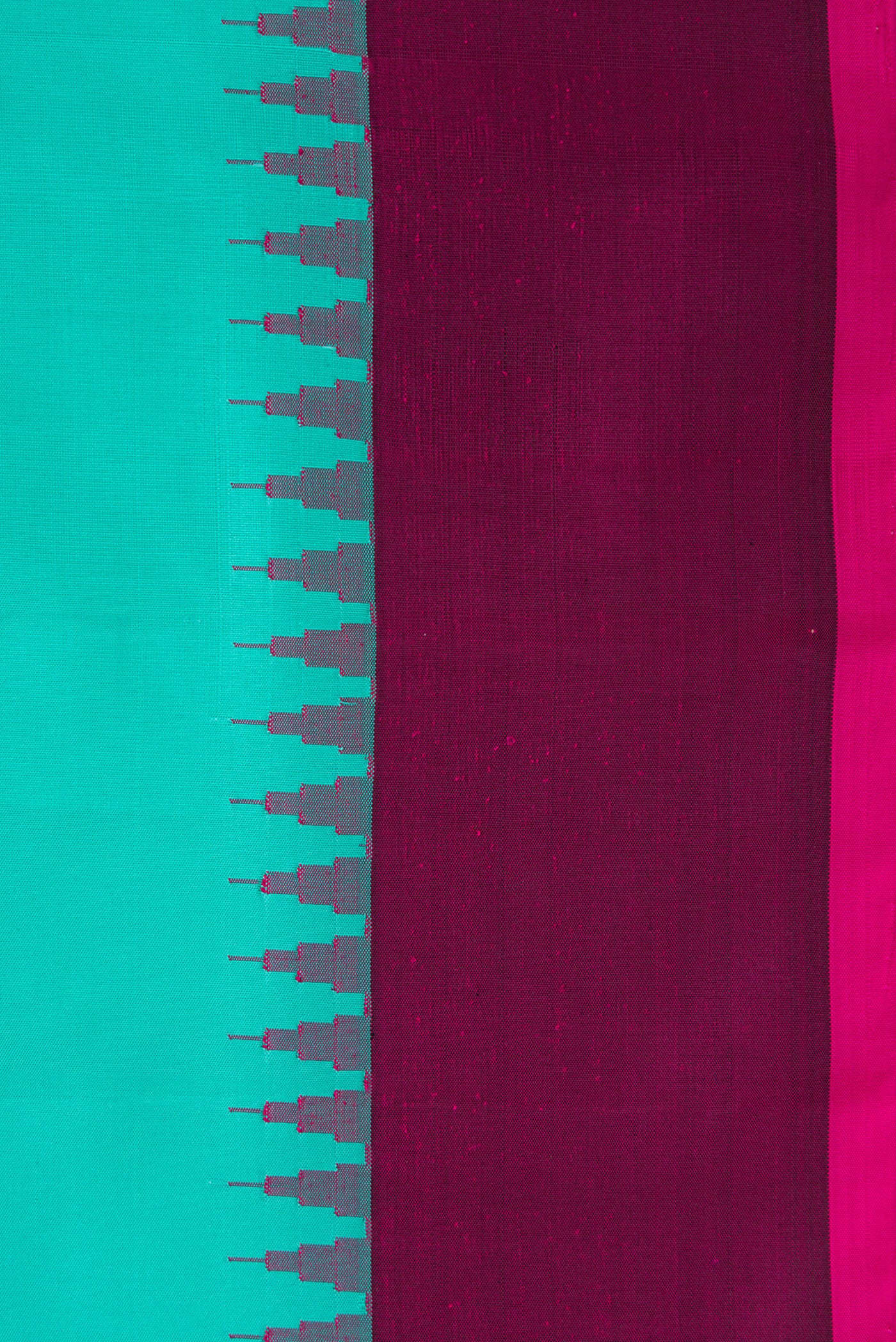 Border image of Sea Green Dual Tone Gadwal Silk Saree with Plain Body and Temple Border. 