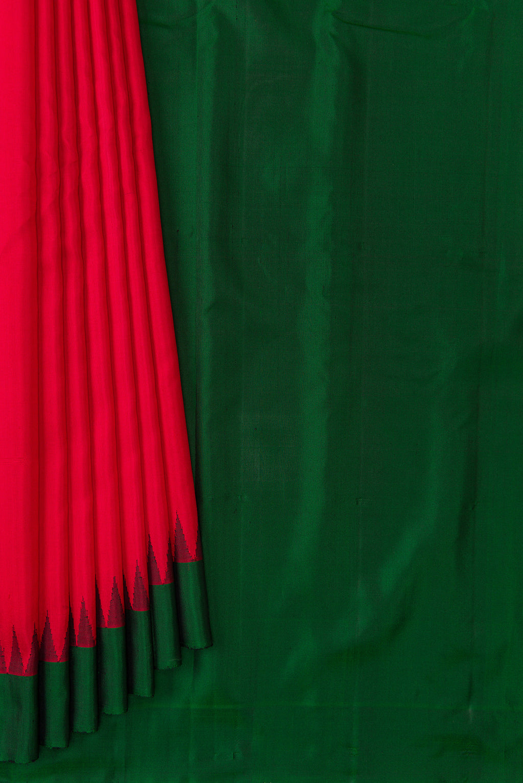 Pleats and pallu of Red Dual Tone Gadwal Silk Saree with Plain Body and Temple Border. 