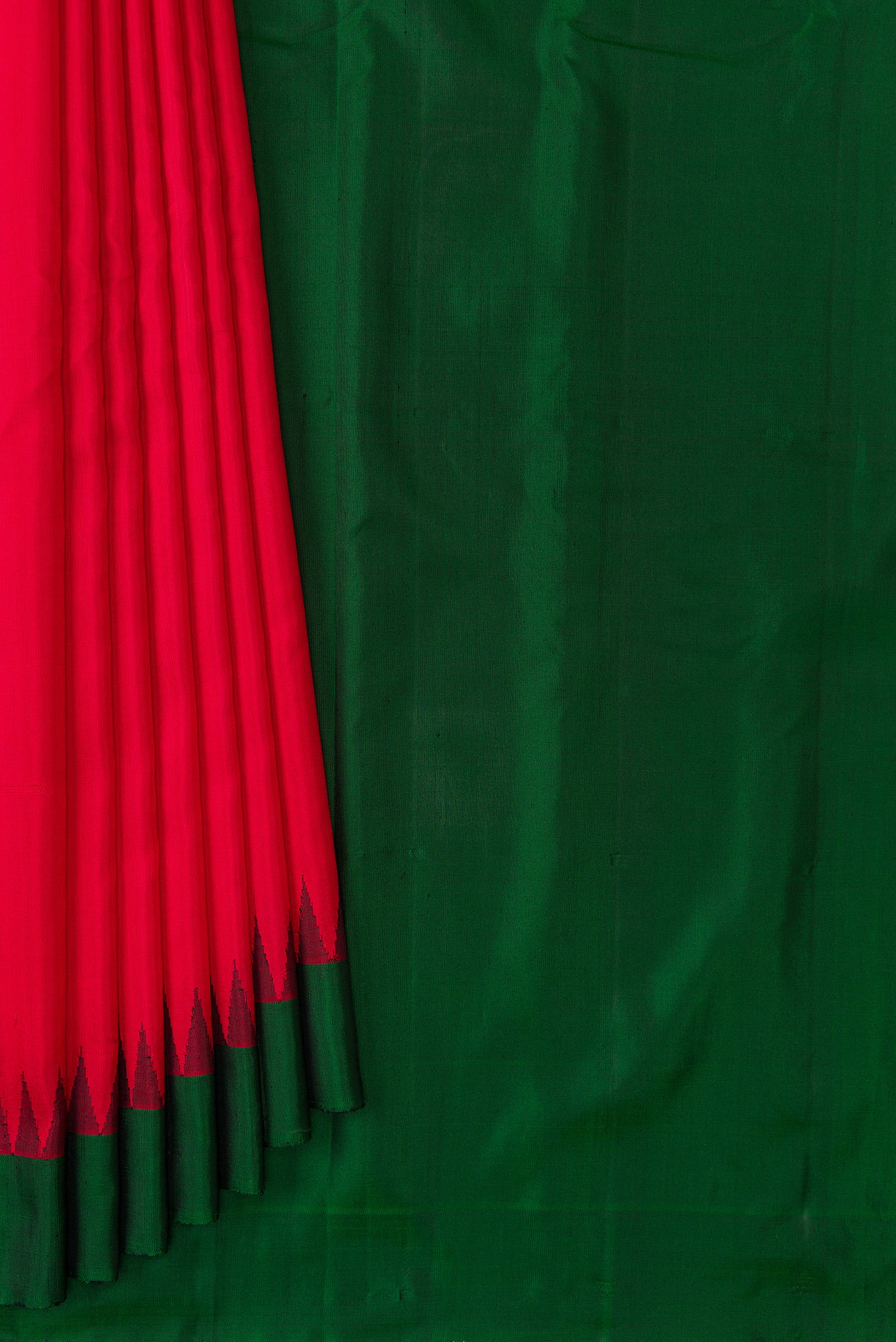 Pleats and pallu of Red Dual Tone Gadwal Silk Saree with Plain Body and Temple Border. 