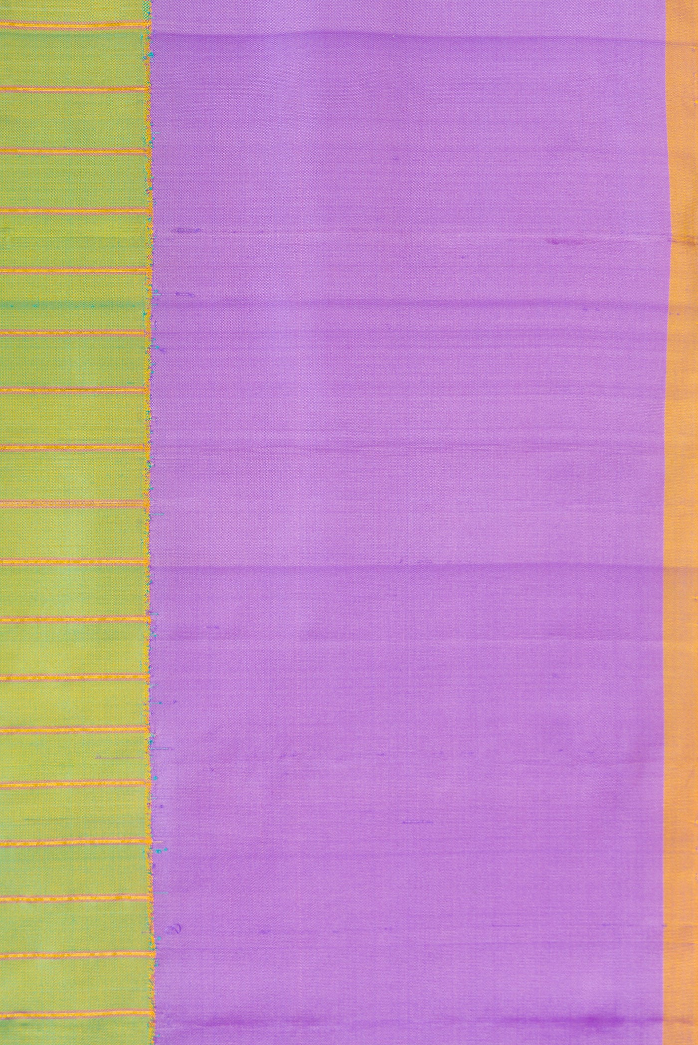 Border image of Green Dual Tone Gadwal Silk Saree with Stripes on the body and Plain Border. 