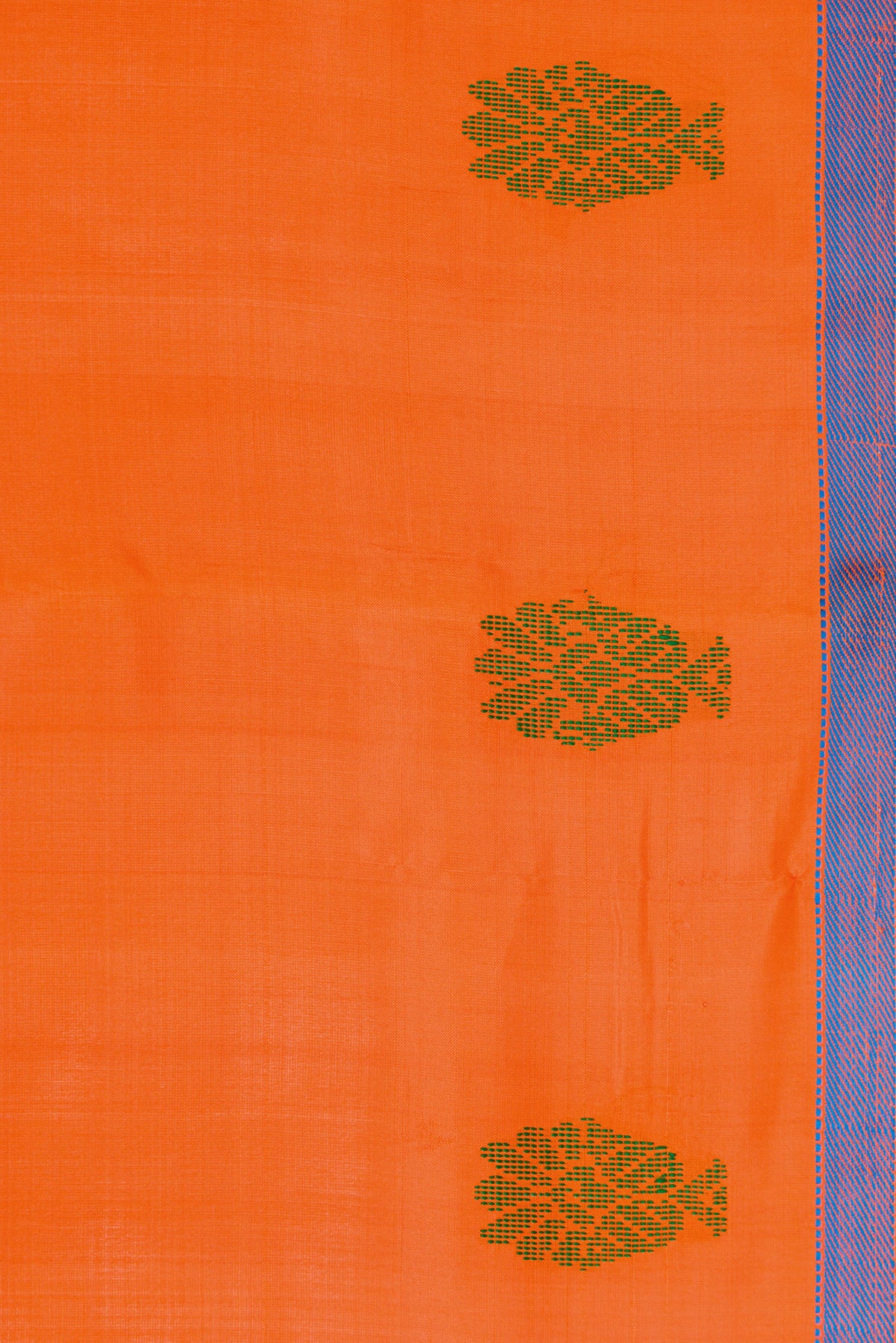 Border image of Orange Dual Tone Kanchipuram Silk Saree with Plain Body and Thread Border. 