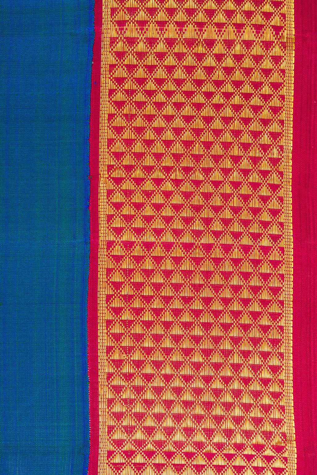 Border image of Pure Silk Pure Zari Peacock Blue Dual Tone Kanjivaram Nine Yards Saree with Plain Body and Zari Border. 