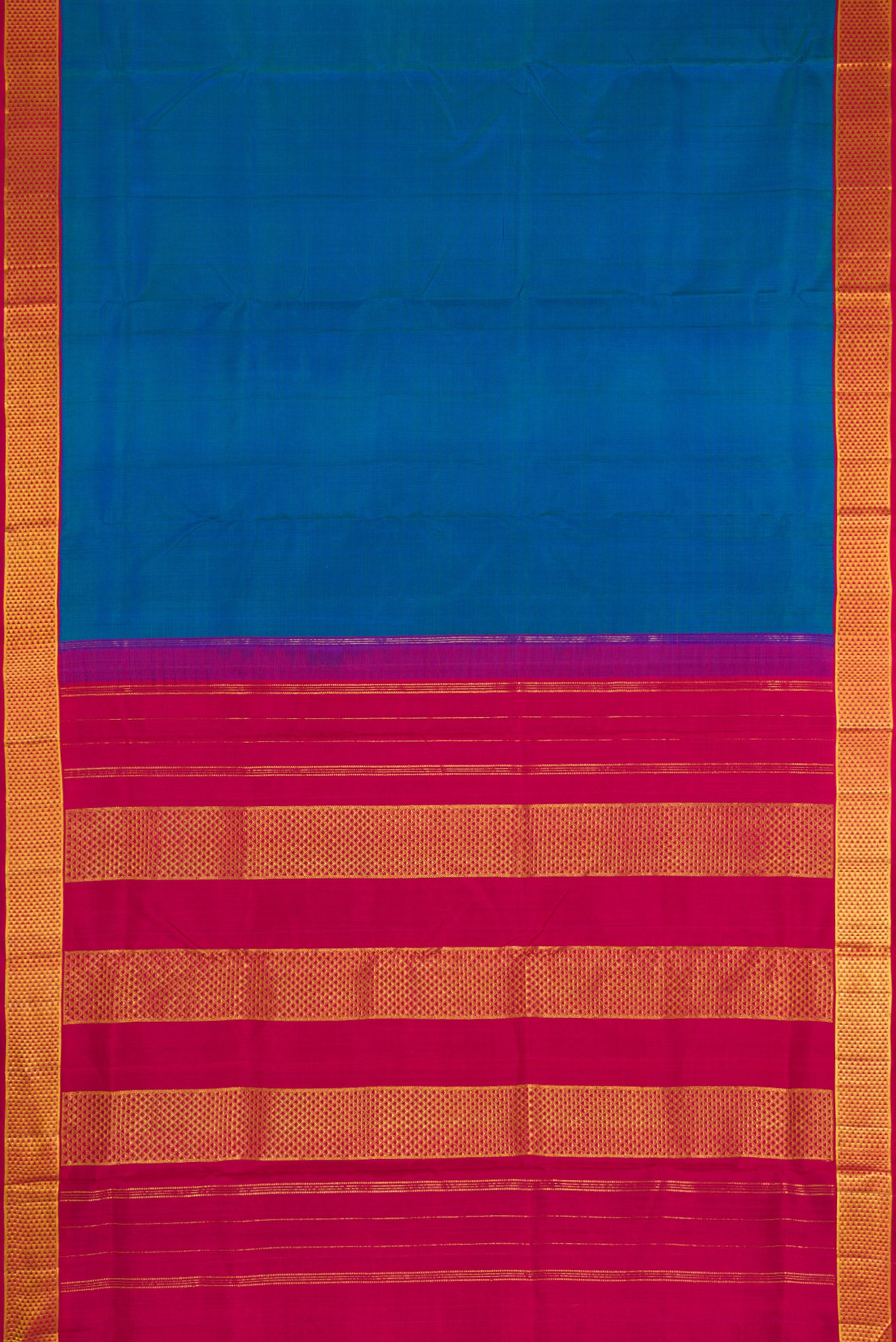 Flat view of Pure Silk Pure Zari Peacock Blue Dual Tone Kanjivaram Nine Yards Saree with Plain Body and Zari Border. 