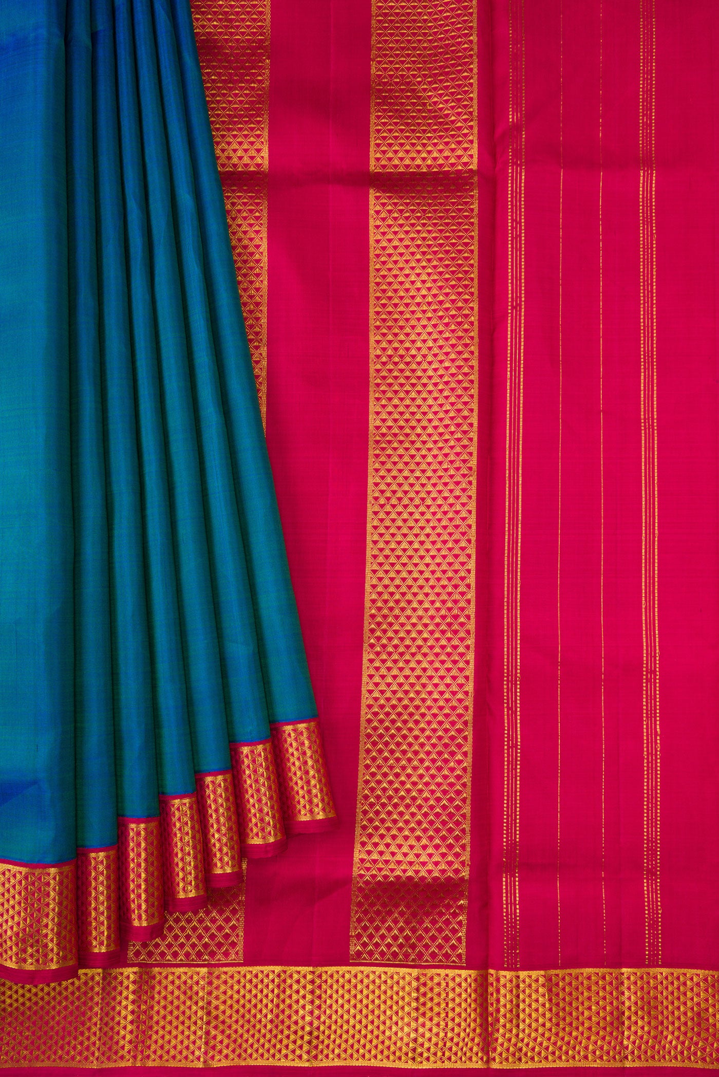 Pleats and pallu of Pure Silk Pure Zari Peacock Blue Dual Tone Kanjivaram Nine Yards Saree with Plain Body and Zari Border. 
