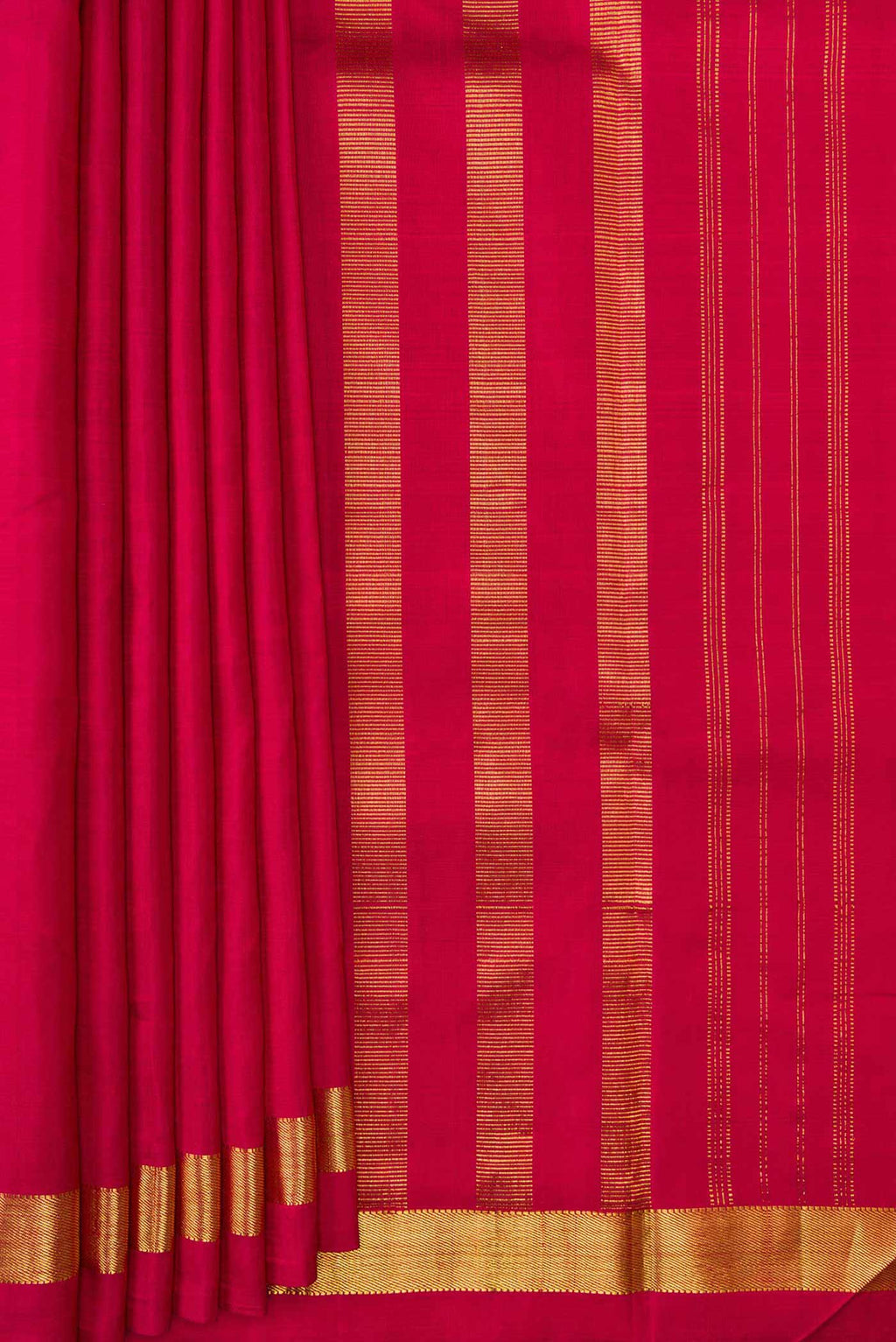 Pleats and pallu of Maroon Dual Tone Kanjivaram Silk Saree with Plain Body and Zari Border. 