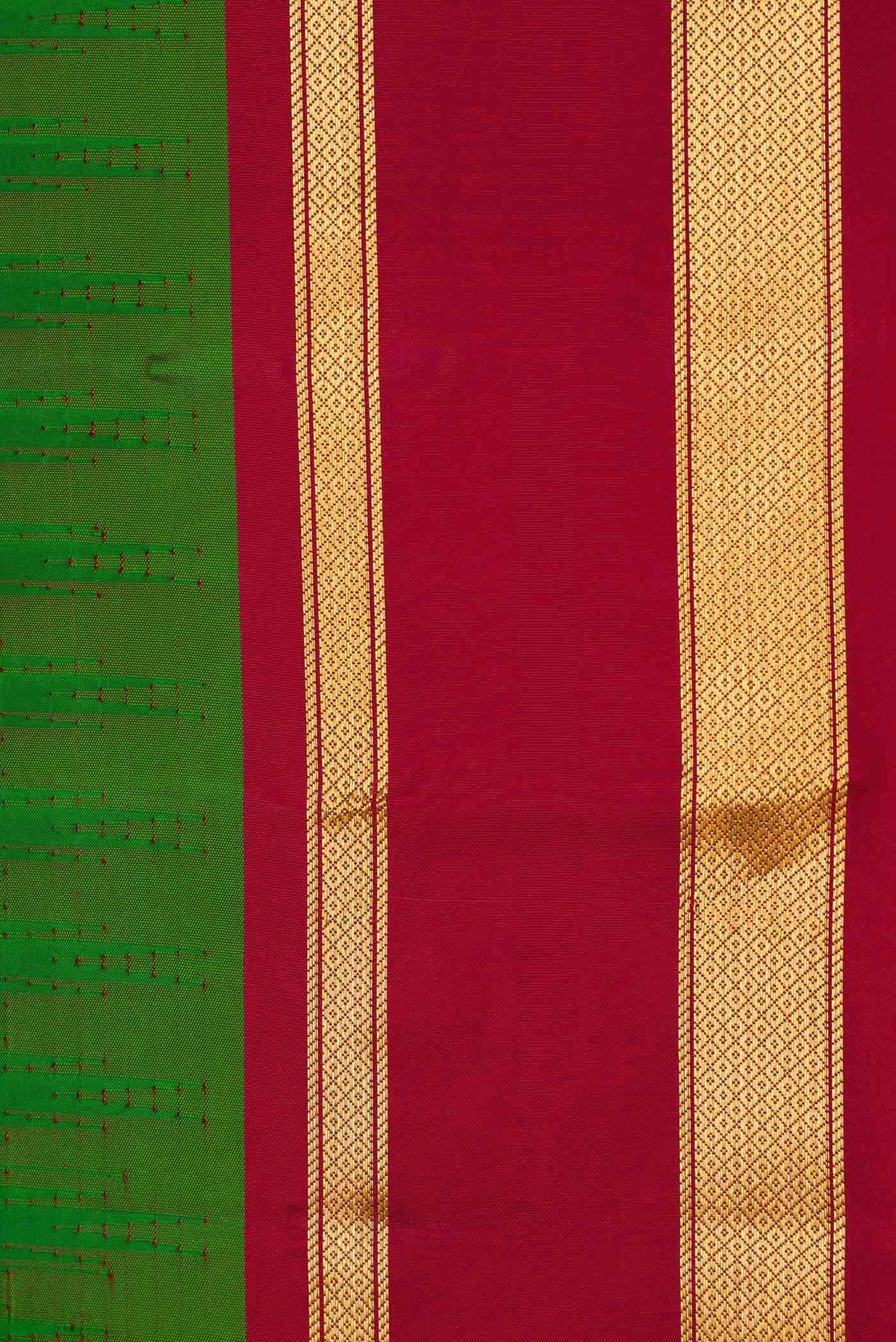 Border image of Green Dual Tone Kanchipuram Silk Saree with Plain Body and Ganga Jamuna Border