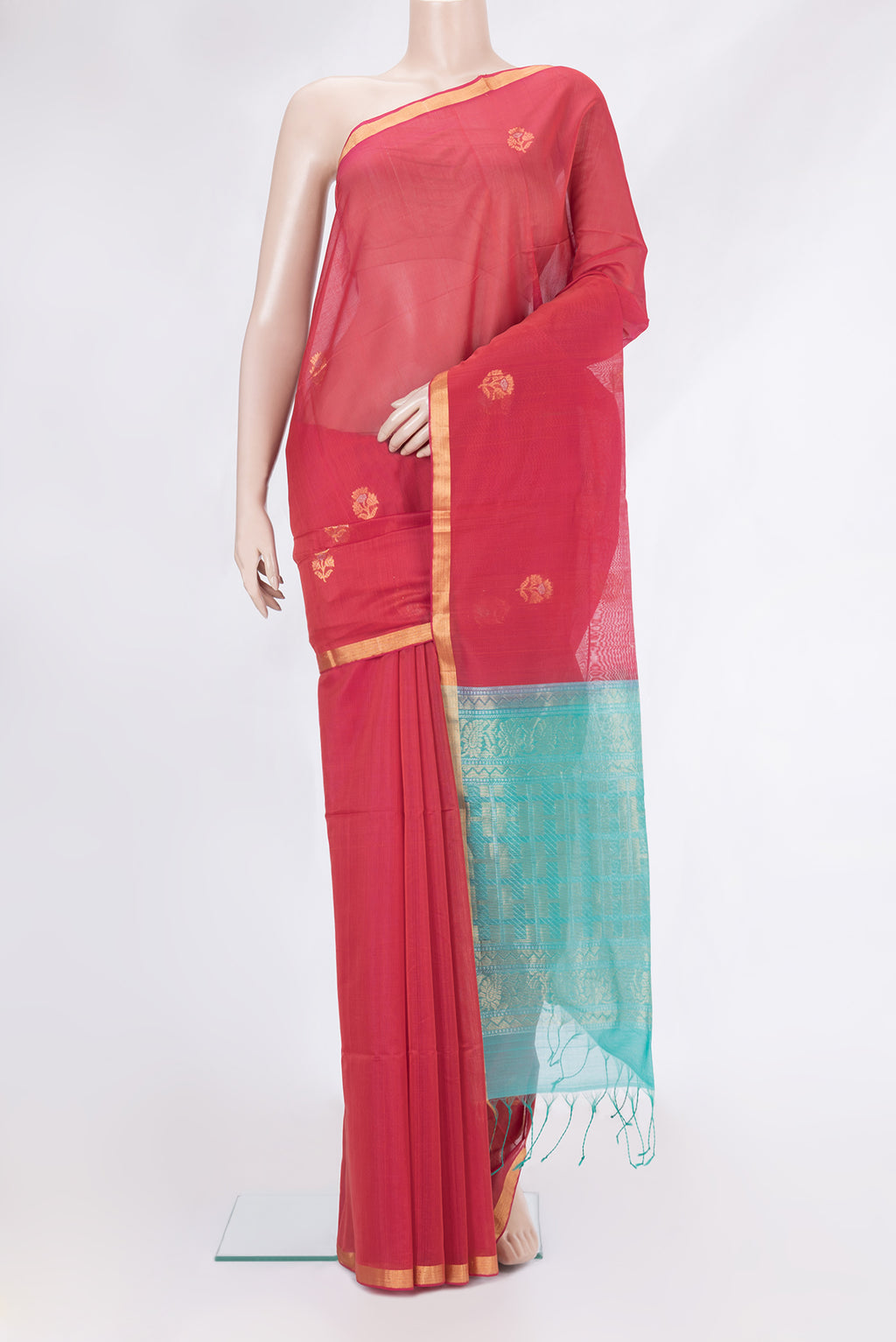 Pink Dual Tone Silk Cotton Saree with Zari Butta on the body and Zari Border.  displayed on a mannequin