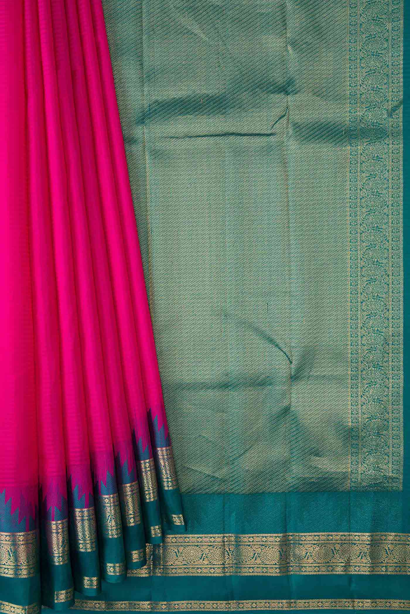 Pleats and pallu of Pink Dual Tone Kanchipuram Silk Saree with Stripes on the body and Zari Border