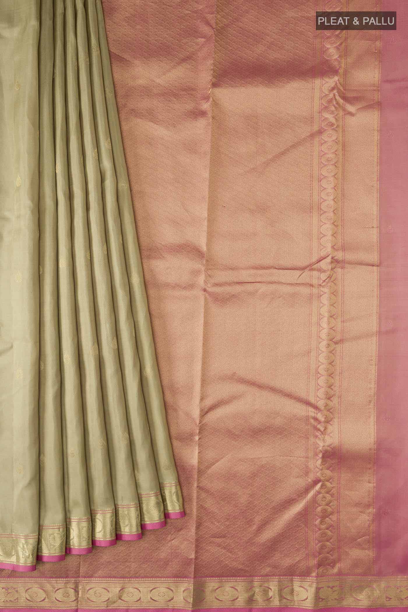 pleats pallu