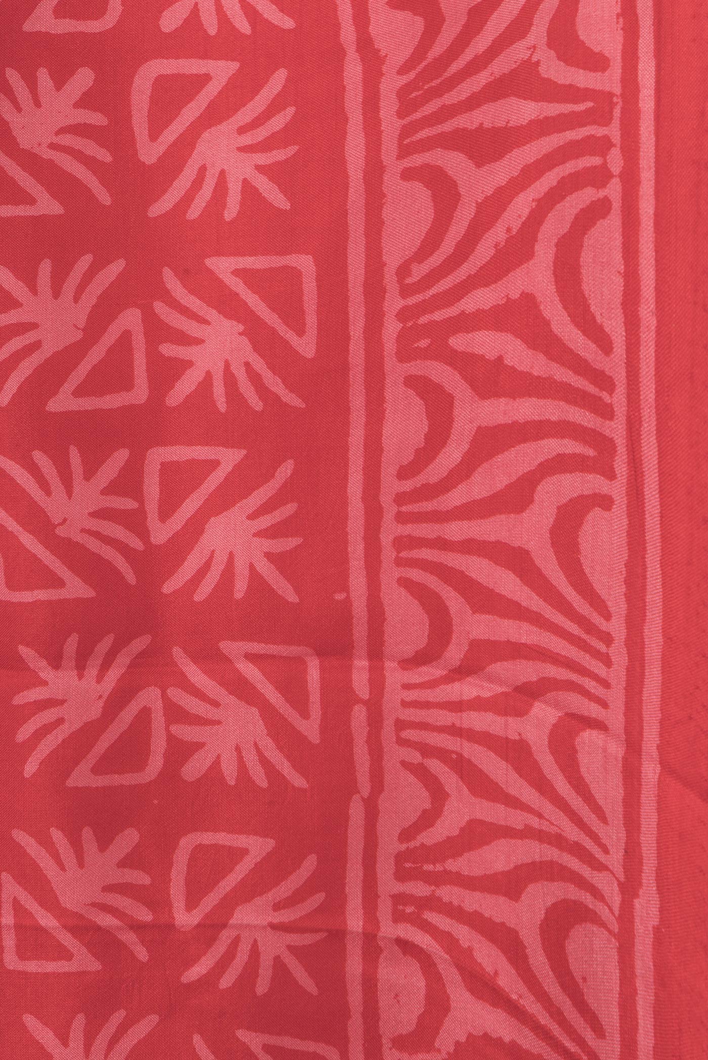 Border image of Red Dual Tone Printed Silk Saree with Printed design on the body and Printed Border. 