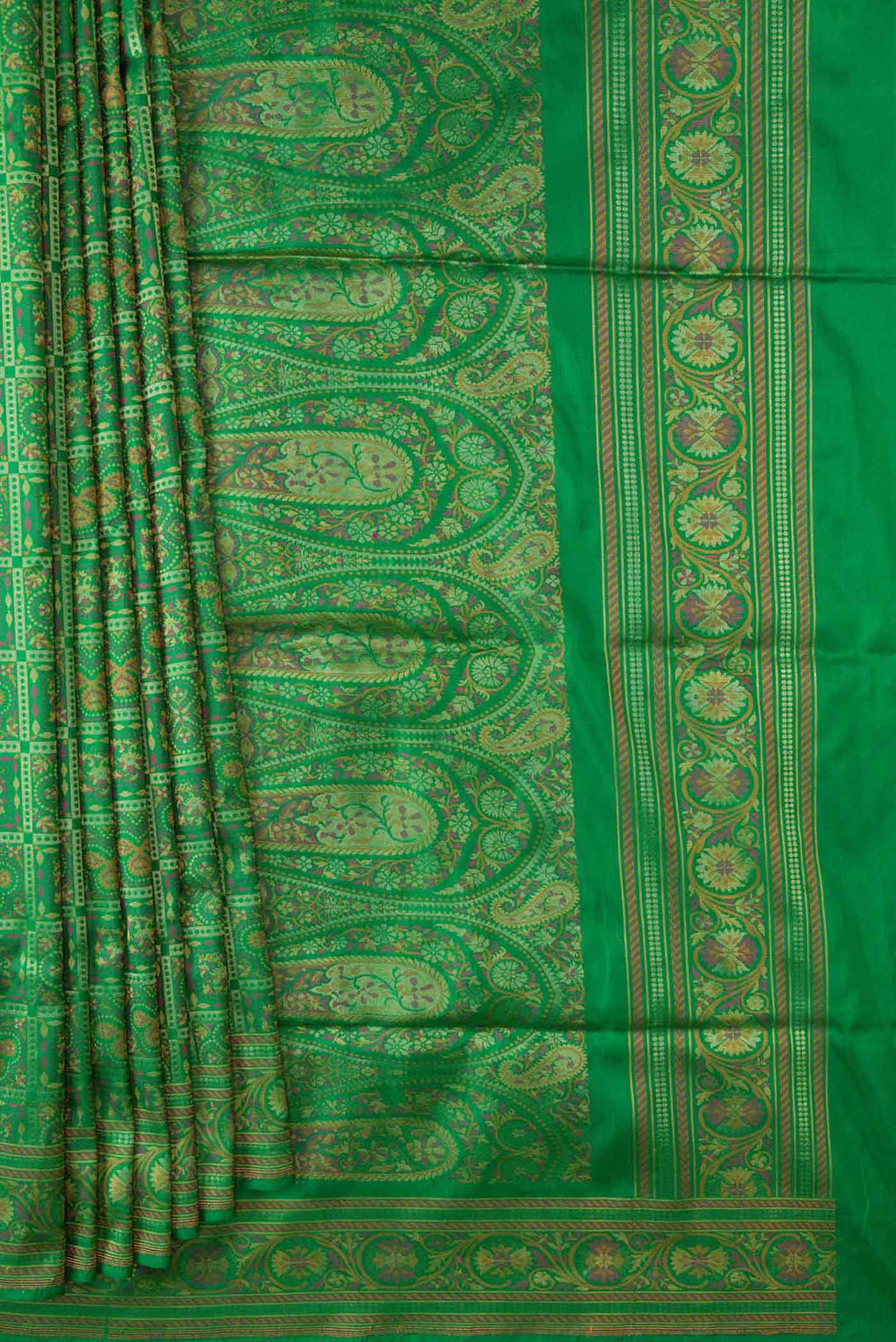 Pleats and pallu of Green Dual Tone Banarasi Silk Saree with Zari Brocade on the body and Zari Border
