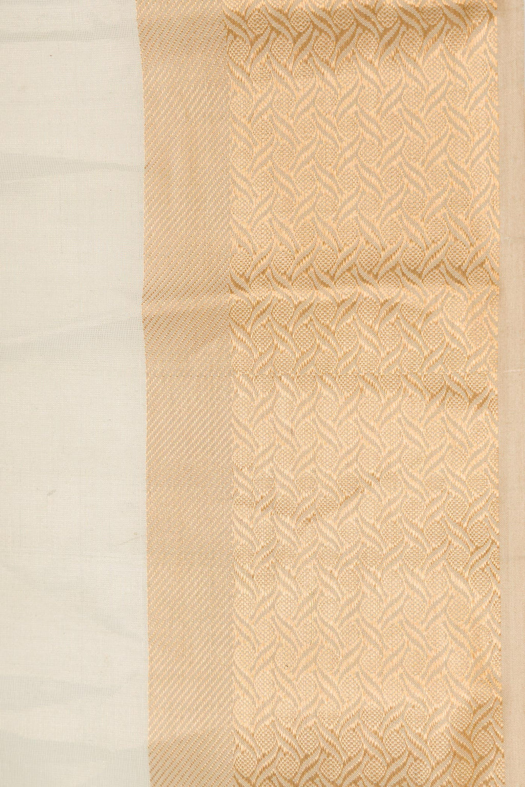 Border image of Pista Green Dual Tone Maheshwari Tissue Silk Saree with Plain Body and Zari Border. 