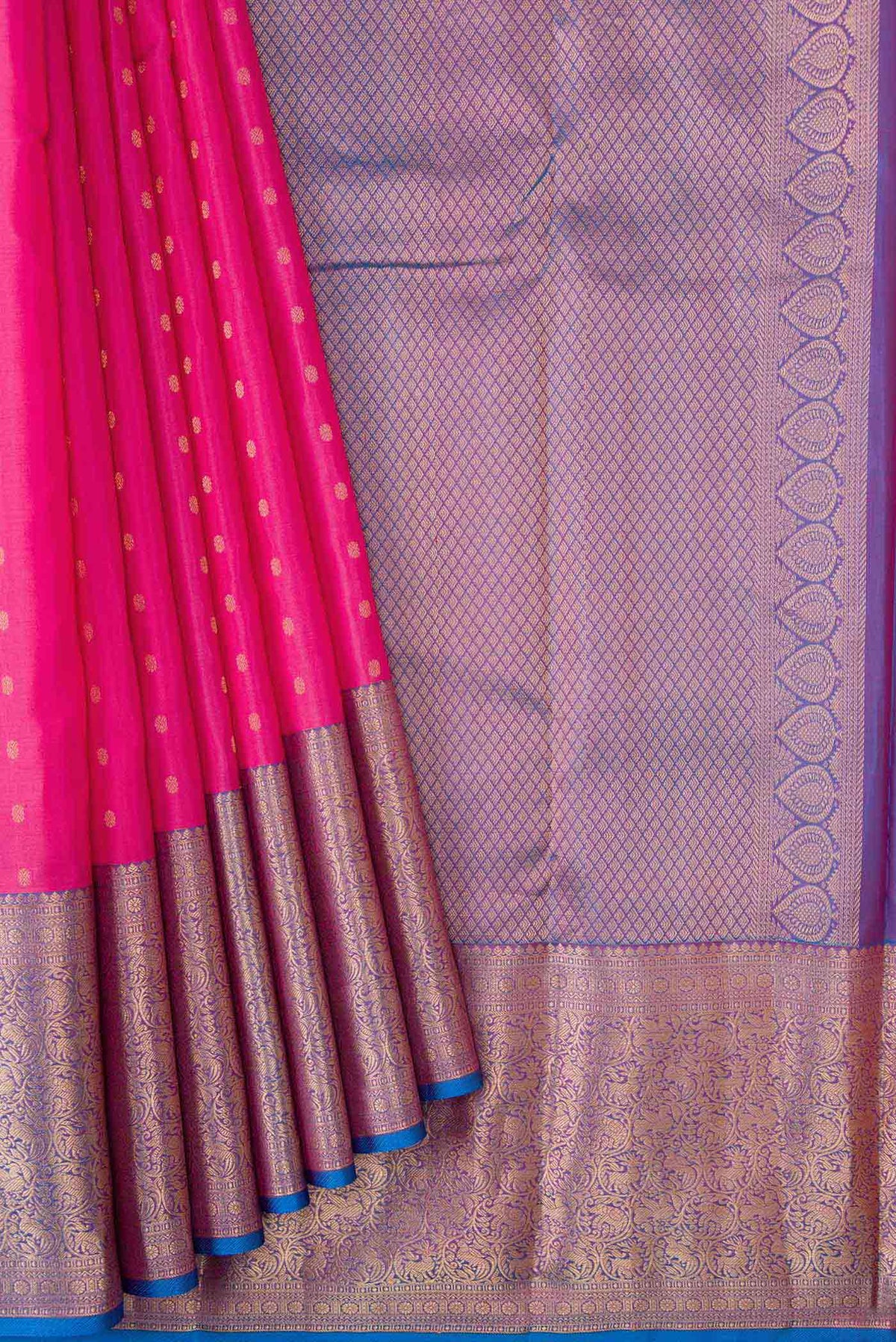 Pleats and pallu of Pink Dual Tone Kanchipuram Silk Saree with Zari Butta on the body and Zari Border