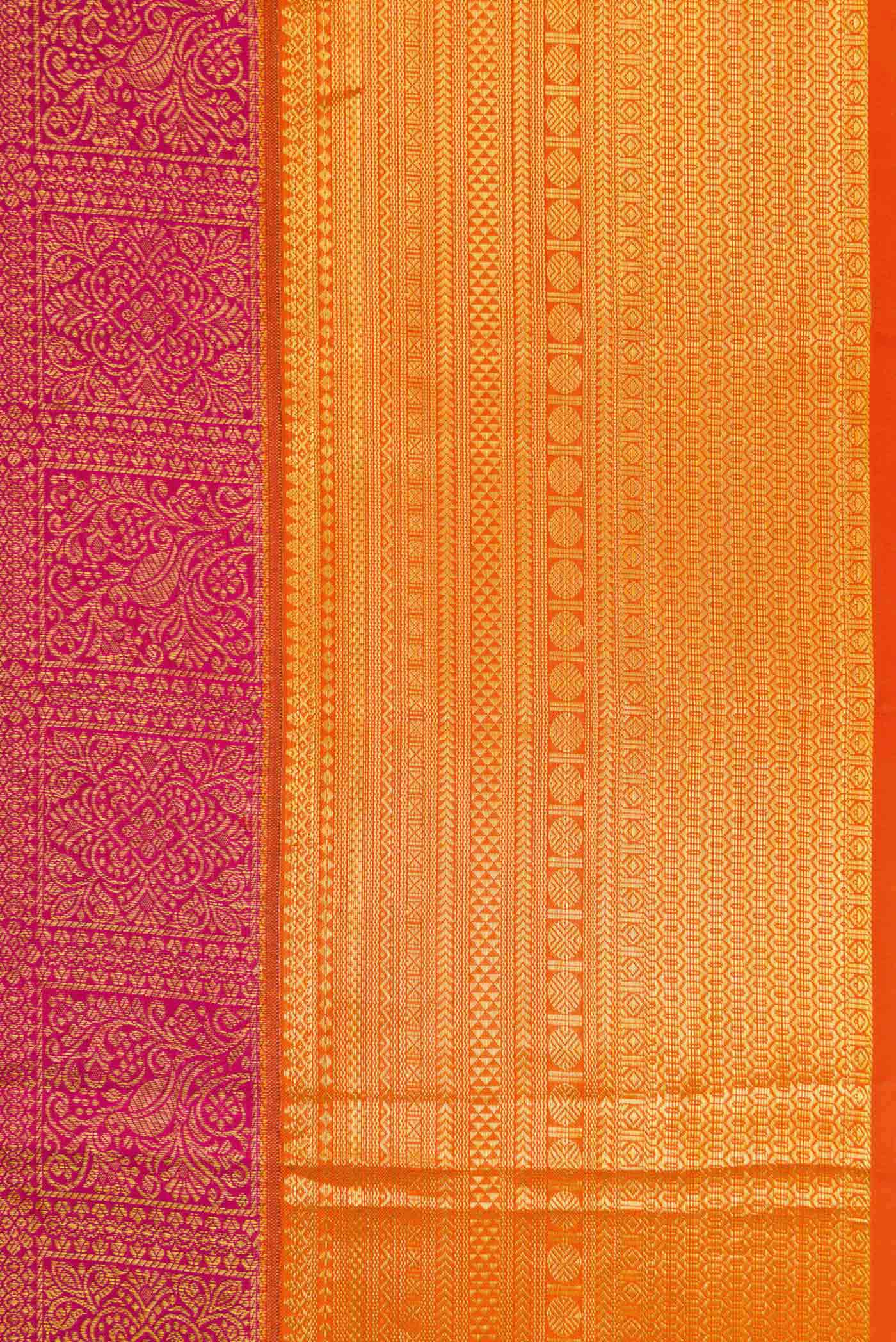 Border image of Magenta Dual Tone Kanchipuram Silk Saree with Zari Brocade on the body and Zari Border. 