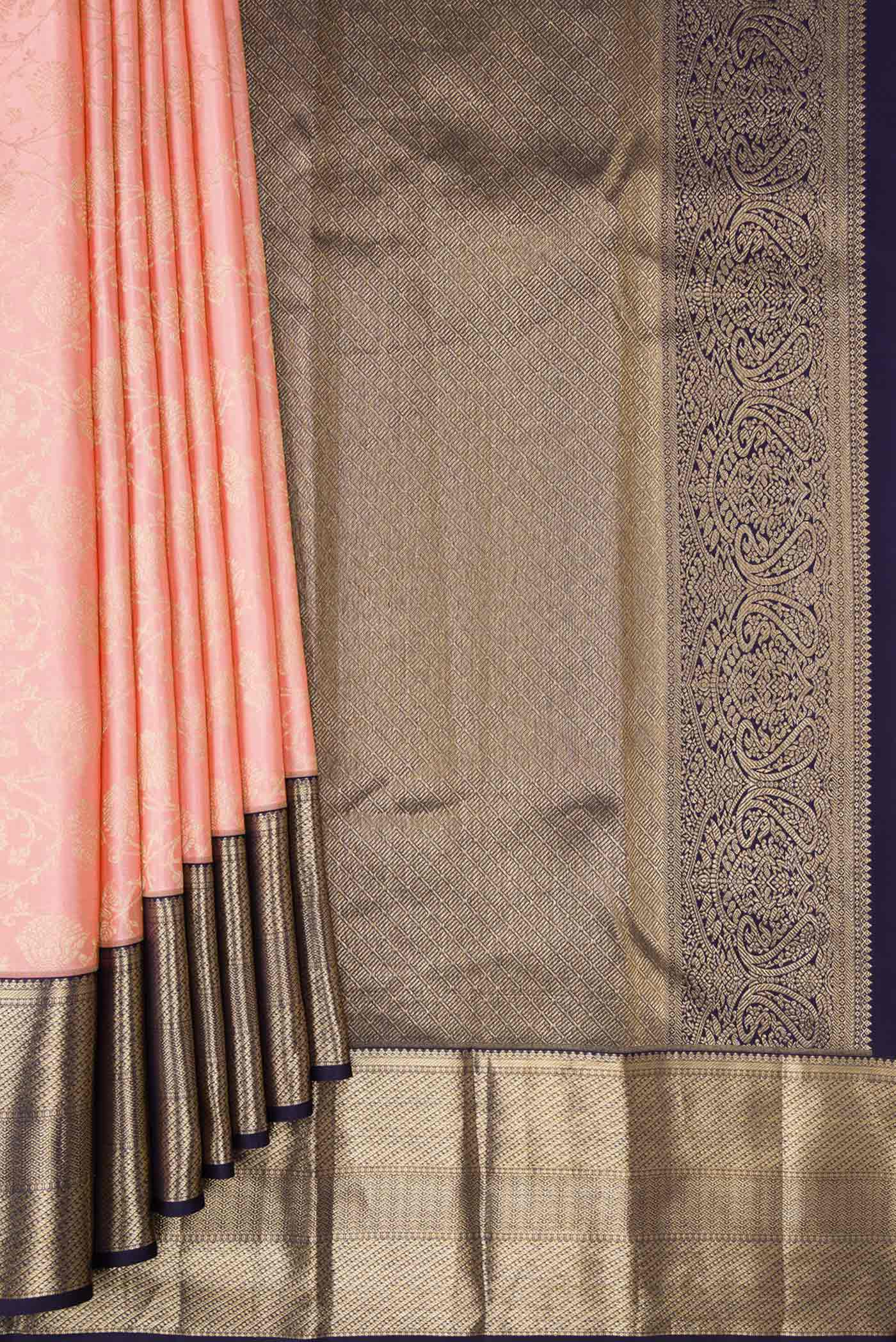 Pleats and pallu of Pink Dual Tone Kanchipuram Silk Saree with Zari Brocade on the body and Zari Border. 