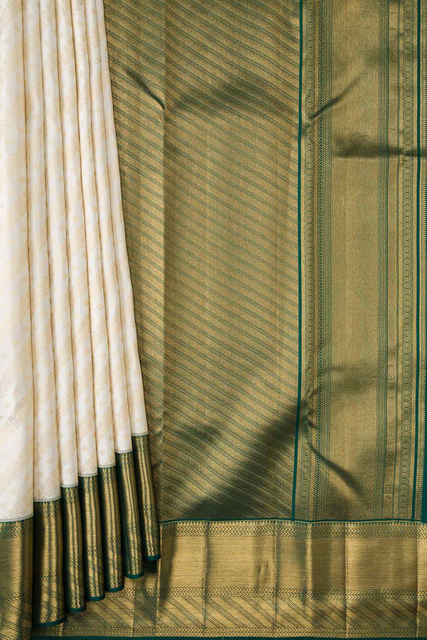 pleats pallu