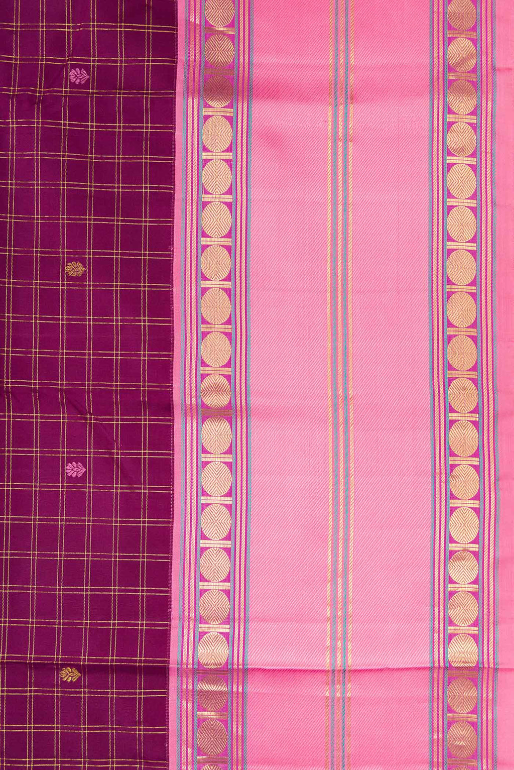 Border image of Pure Silk Pure Zari Burgundy Dual Tone Kanchipuram Saree with Checked design on the body and Zari Border. 