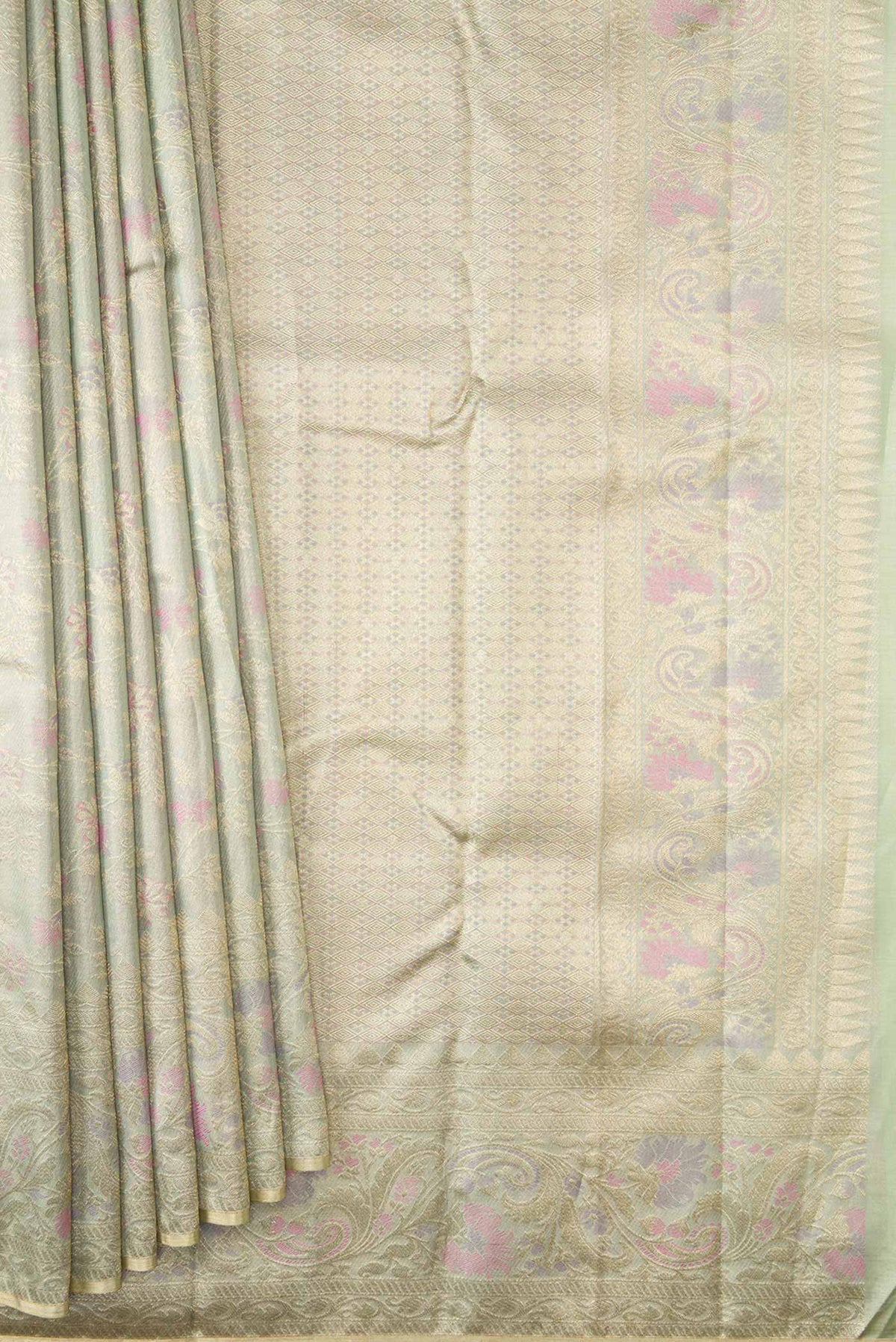 Pleats and pallu of Pista Green Dual Tone Kanchipuram Silk Saree with Zari Brocade on the body and Zari And Thread Border