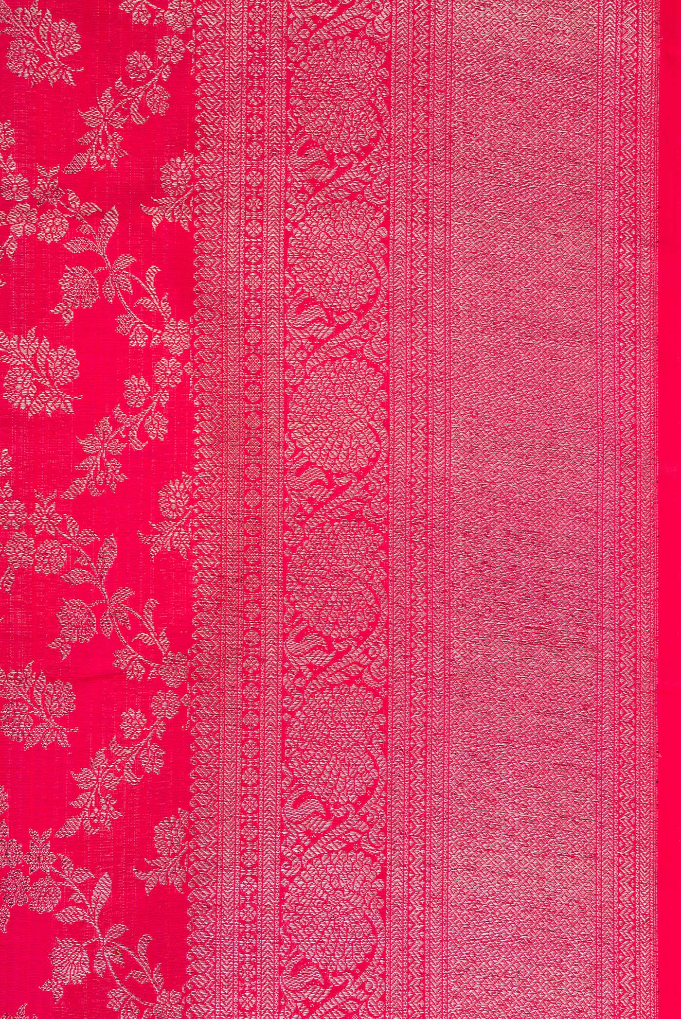 Border image of Dark Pink Dual Tone Kanchipuram Silk Saree with Zari Brocade on the body and Zari Border. 