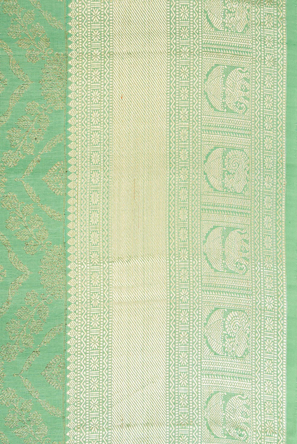 Border image of Green Dual Tone Kanchipuram Silk Saree with Zari Brocade on the body and Zari Border. 
