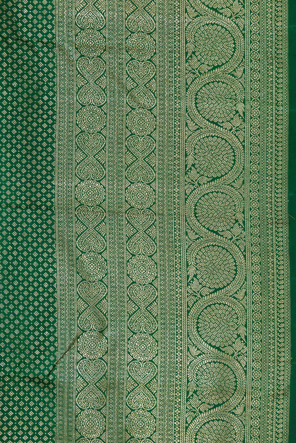 Border image of Bottle Green Dual Tone Kanchipuram Silk Saree with Zari Brocade on the body and Fancy Border. 