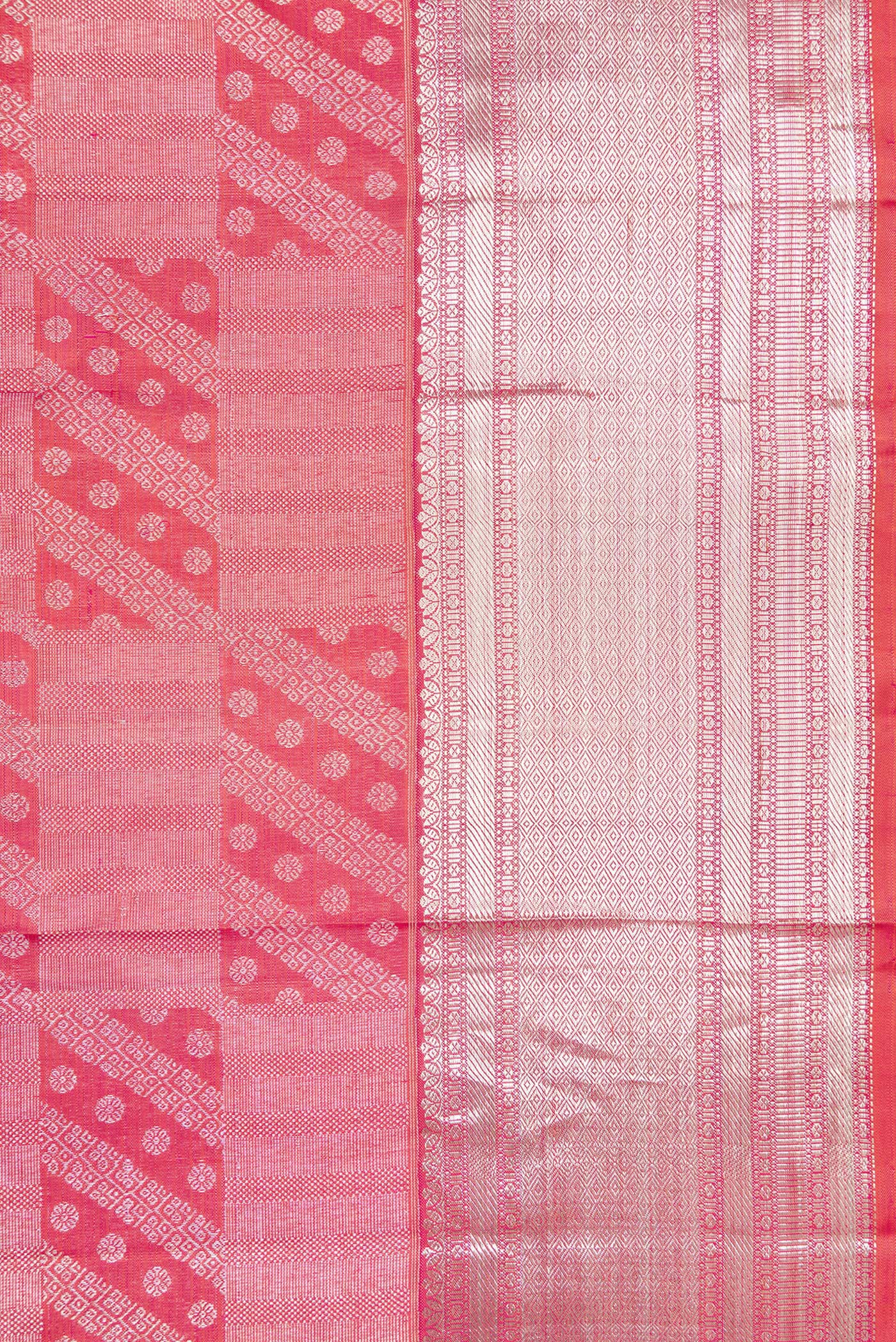 Border image of Pink Dual Tone Kanchipuram Silk Saree with Zari Brocade on the body and Zari Border. 