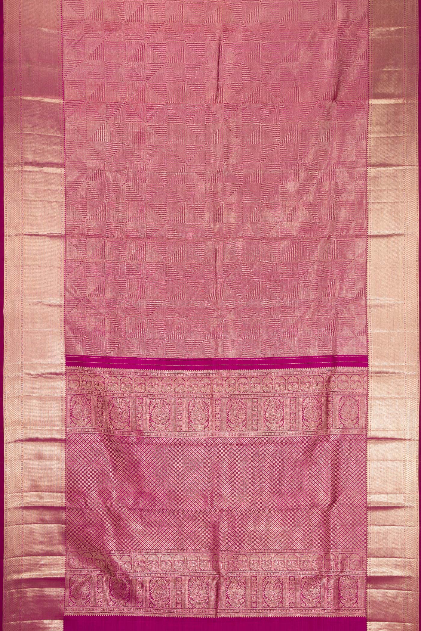 Flat view of Magenta Dual Tone Kanchipuram Silk Saree with Zari Brocade on the body and Zari Border. 