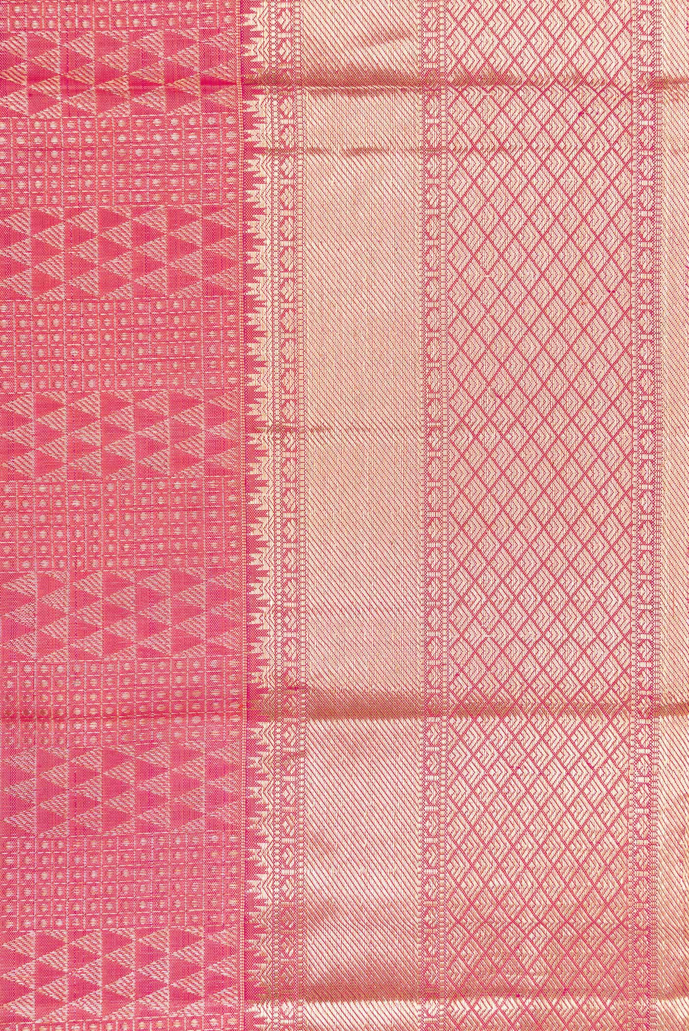 Border image of Pink Dual Tone Kanchipuram Silk Saree with Zari Brocade on the body and Zari Border. 