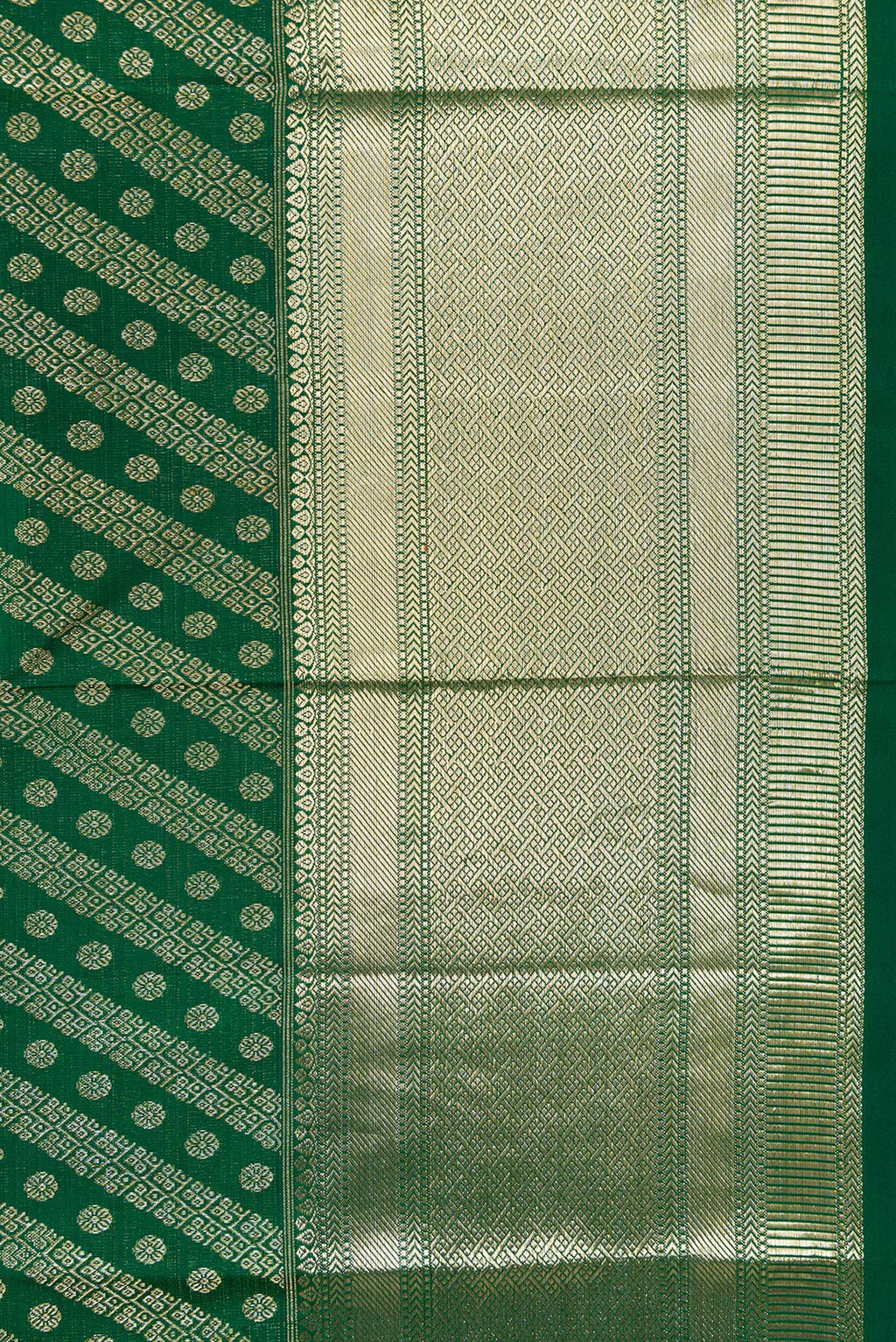 Border image of Green Dual Tone Kanchipuram Silk Saree with Zari Brocade on the body and Zari Border. 