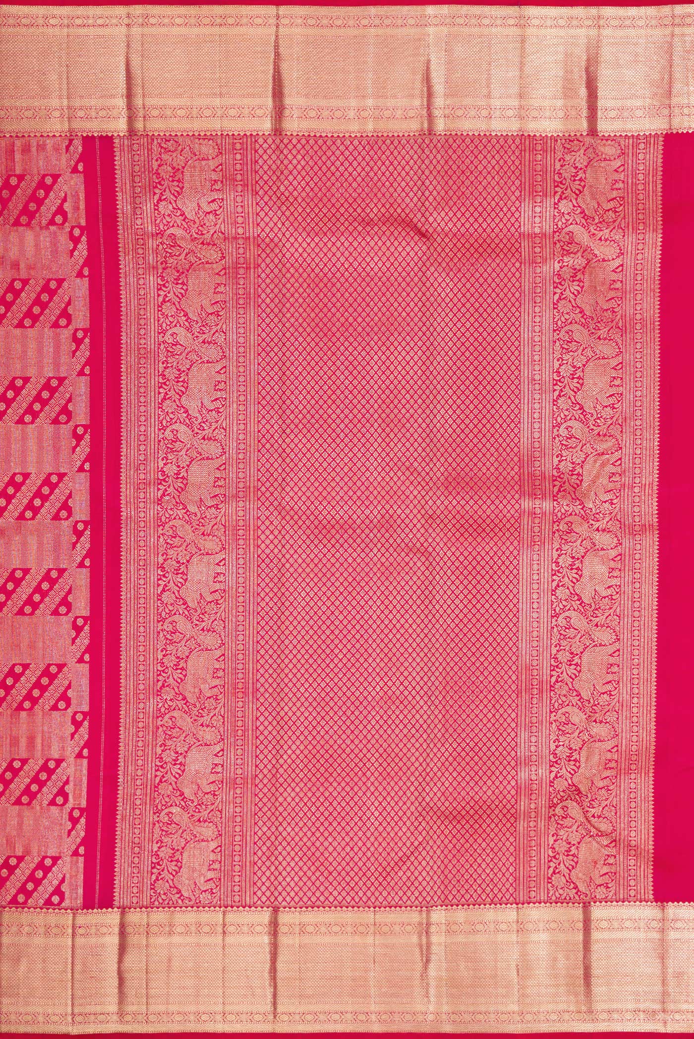 Close up image of the pallu of Pink Dual Tone Kanchipuram Silk Saree with Zari Brocade on the body and Zari Border. 
