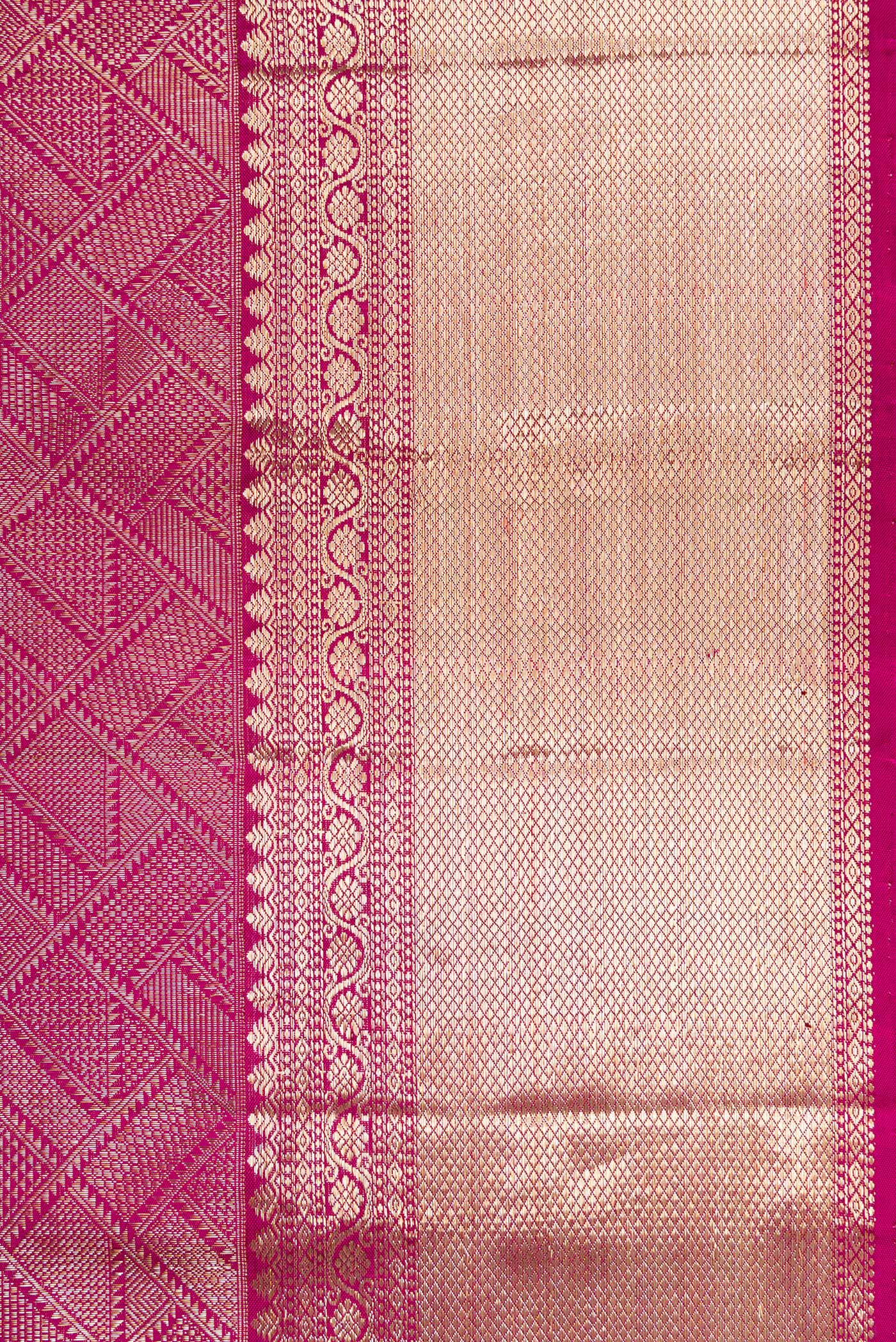 Border image of Magenta Dual Tone Kanchipuram Silk Saree with Zari Brocade on the body and Zari Border. 