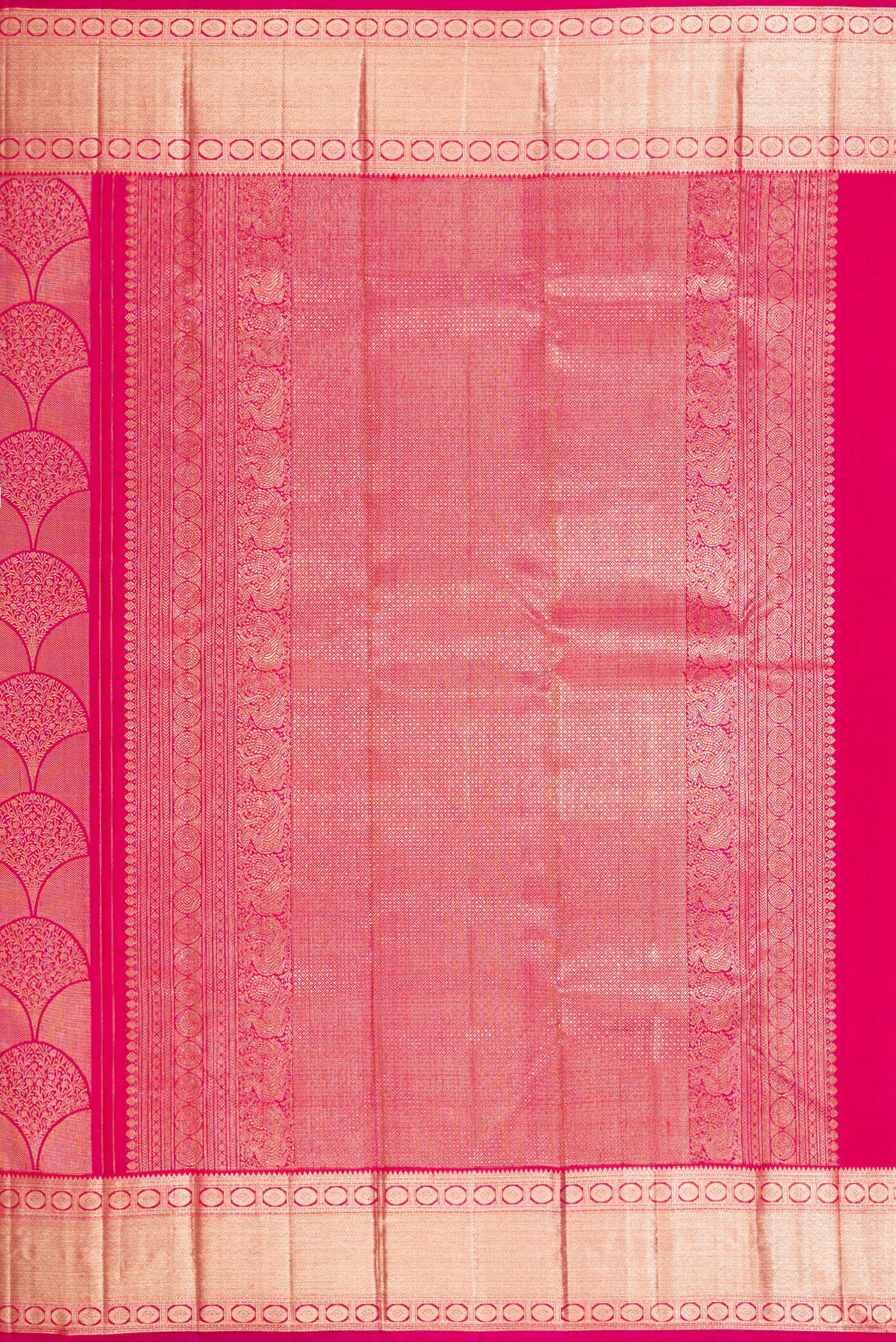 Close up image of the pallu of Pink Dual Tone Kanchipuram Silk Saree with Zari Brocade on the body and Zari Border. 