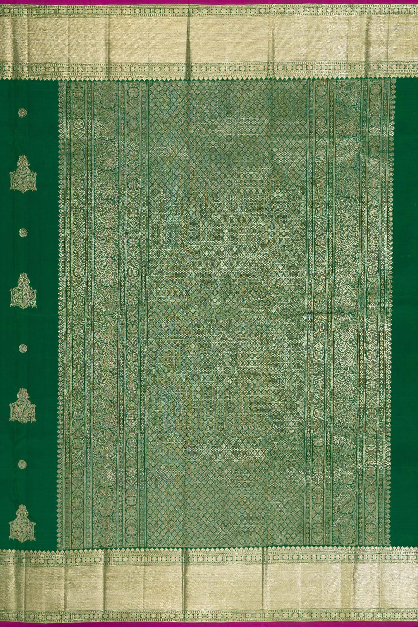 Close up image of the pallu of Green Dual Tone Kanjivaram Silk Saree with Zari Butta on the body and Zari Border. 